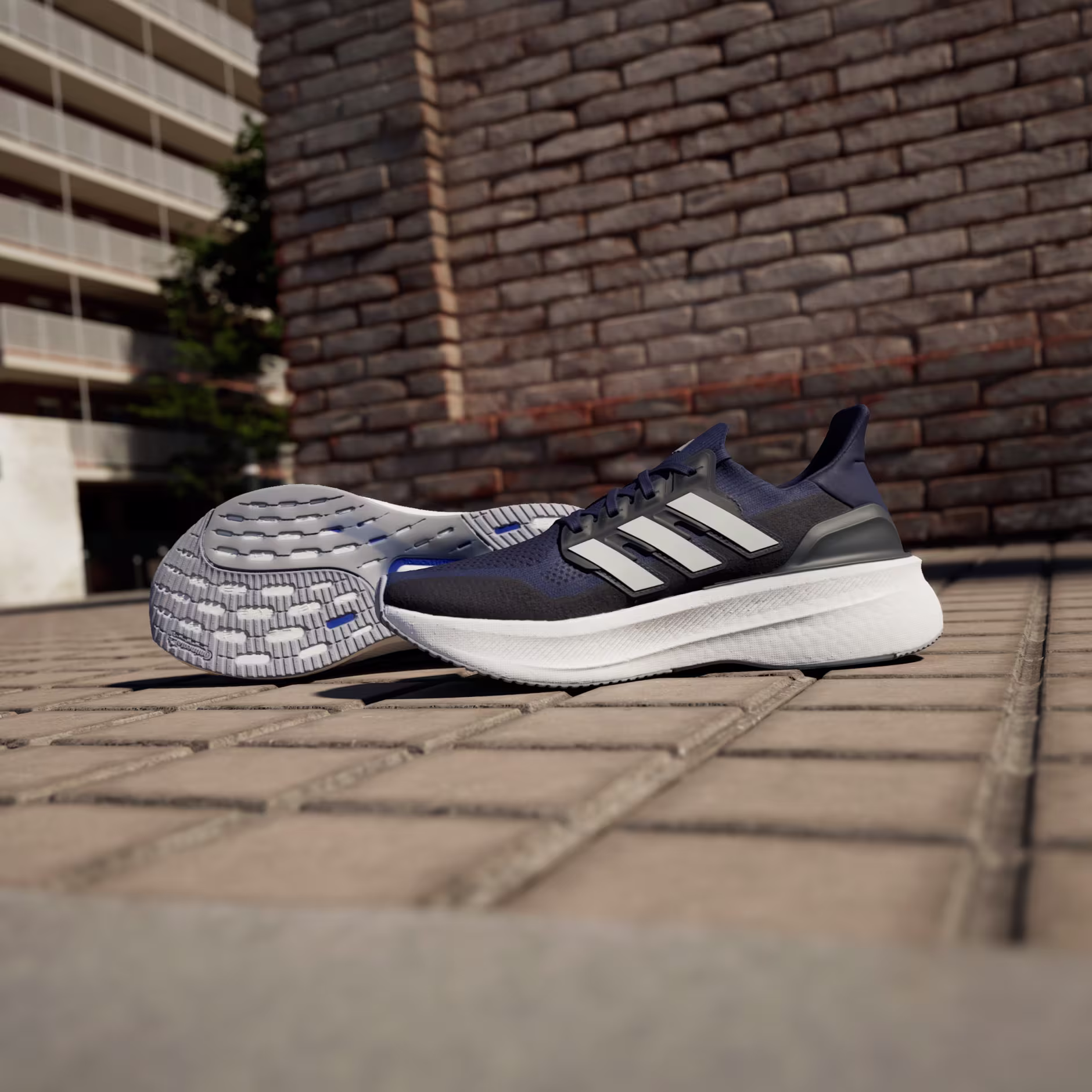 Adidas მამაკაცის სპორტული ფეხსაცმელი
