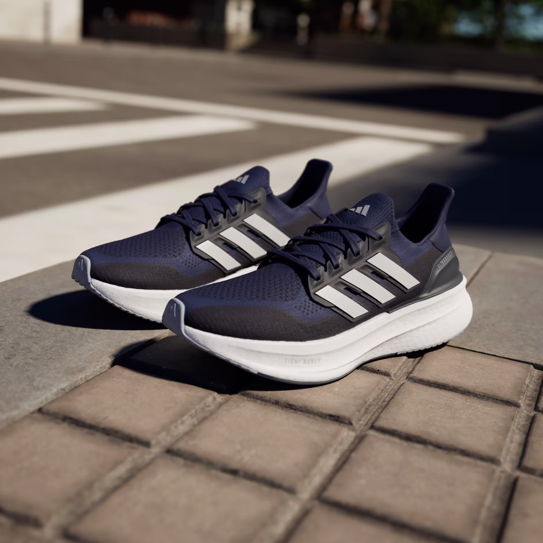 Adidas მამაკაცის სპორტული ფეხსაცმელი