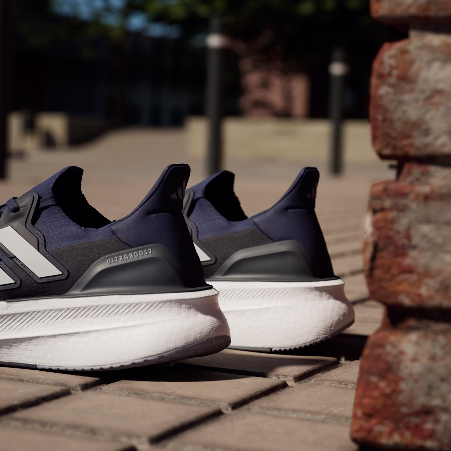 Adidas მამაკაცის სპორტული ფეხსაცმელი