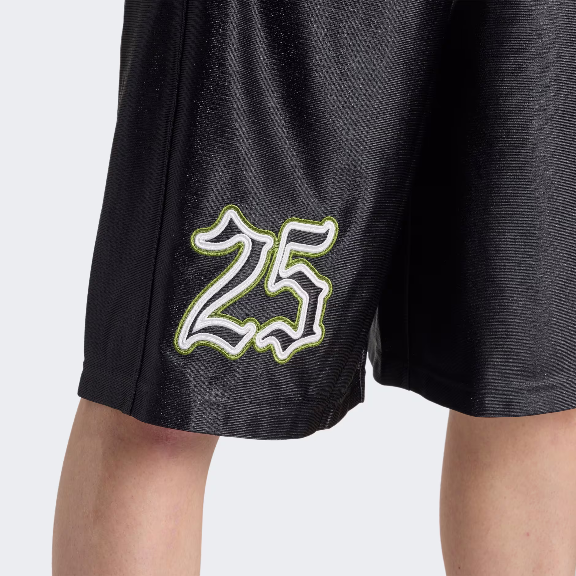 Adidas მამაკაცის შორტი