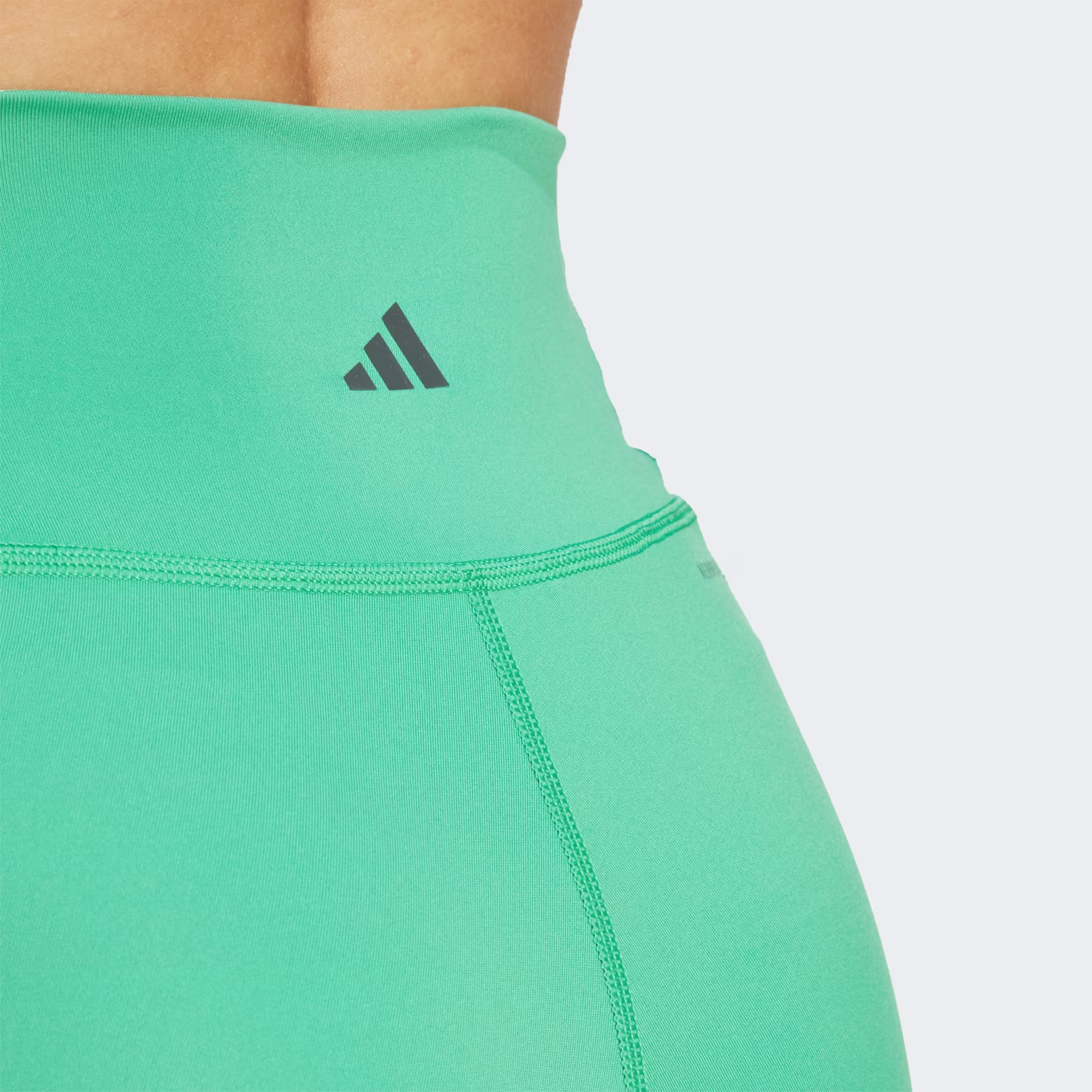 Adidas ქალის შორტი All Me Ess 7IN