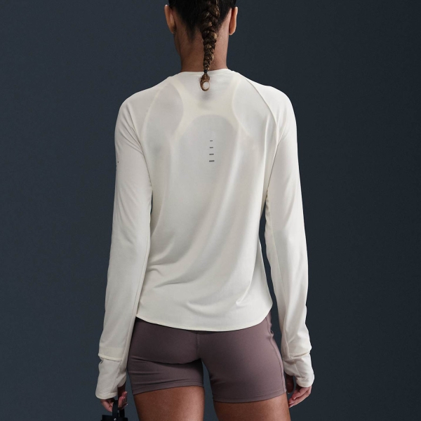 Nike ქალის მაისური