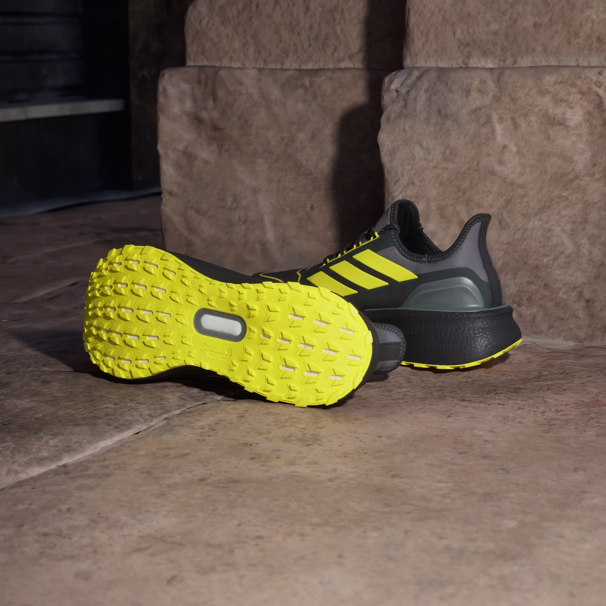 Adidas მამაკაცის სპორტული ფეხსაცმელი