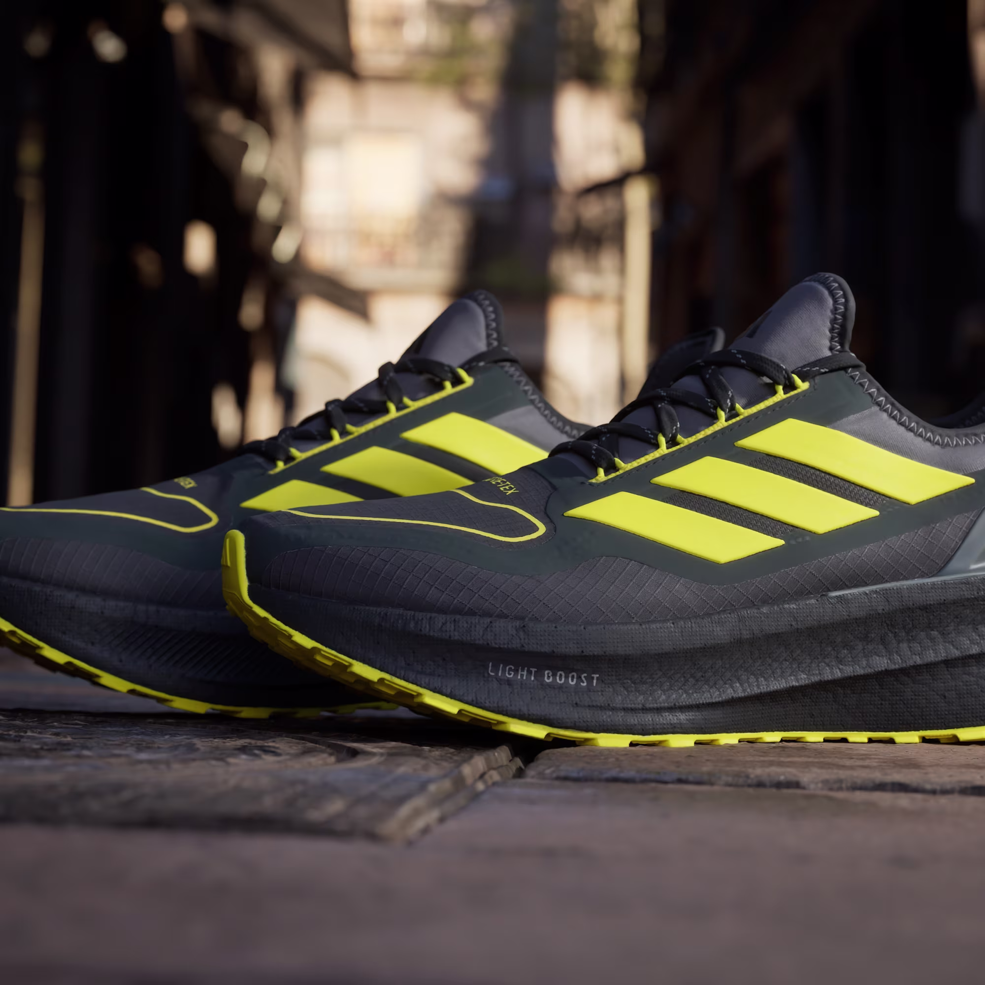 Adidas მამაკაცის სპორტული ფეხსაცმელი