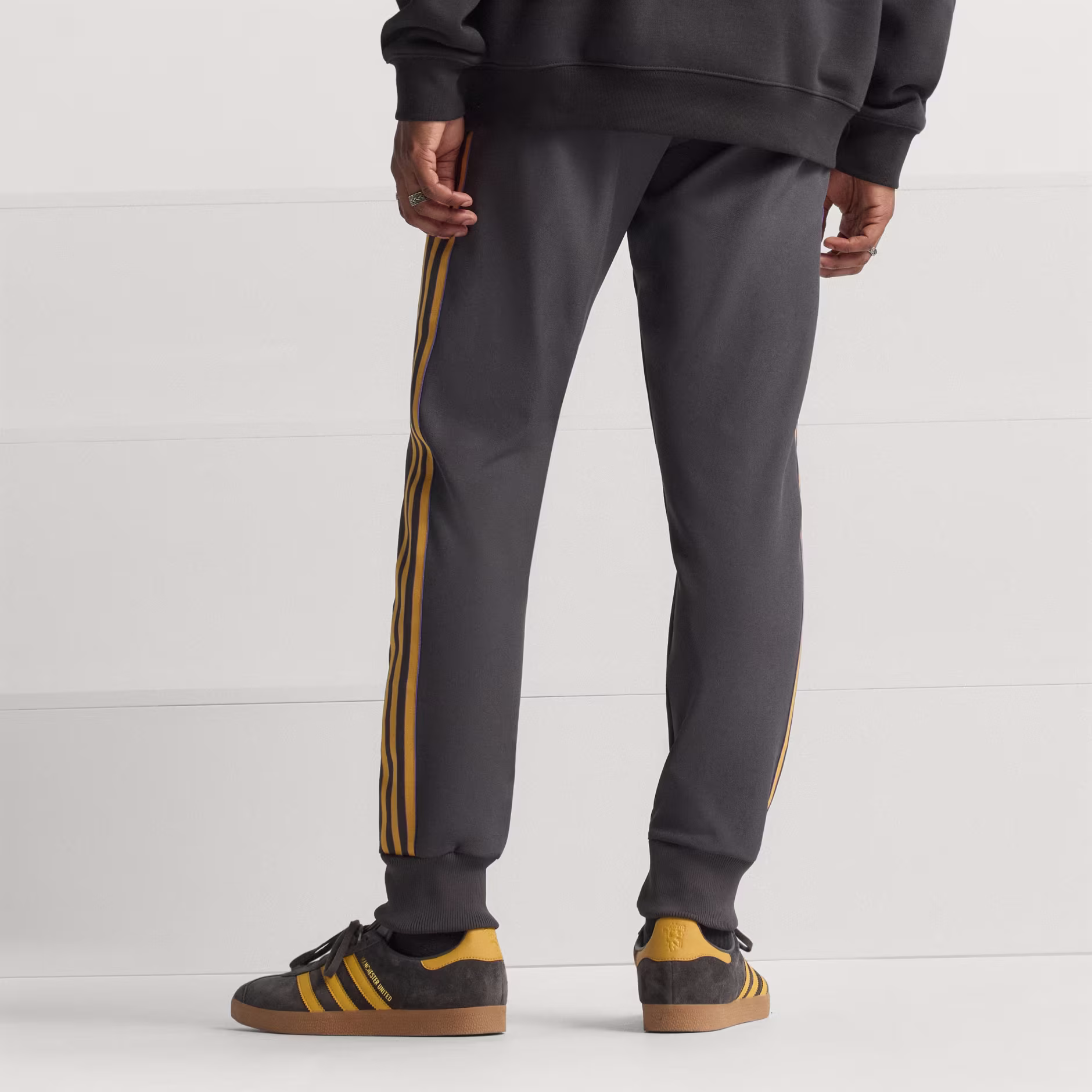 Adidas მამაკაცის შარვალი