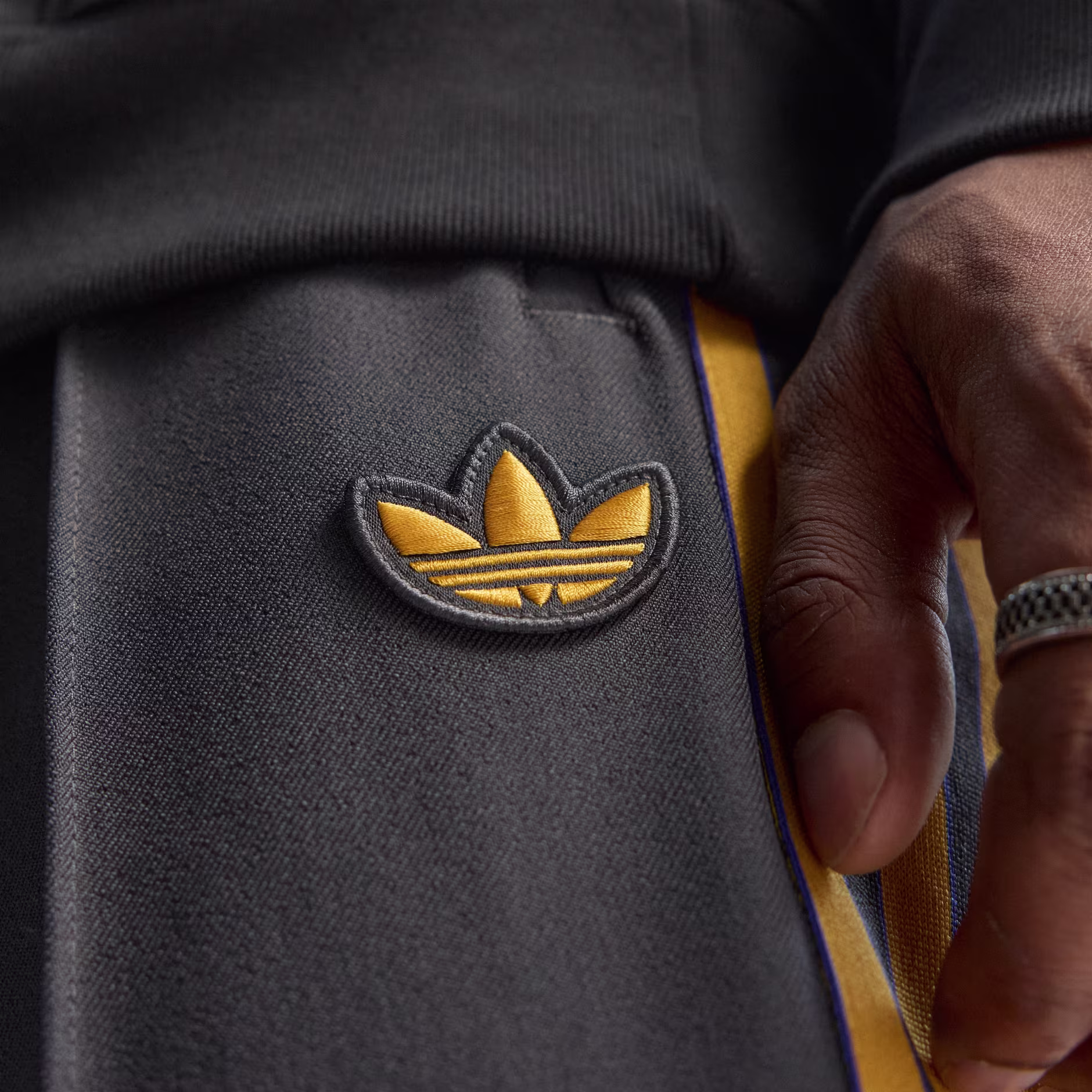 Adidas მამაკაცის შარვალი