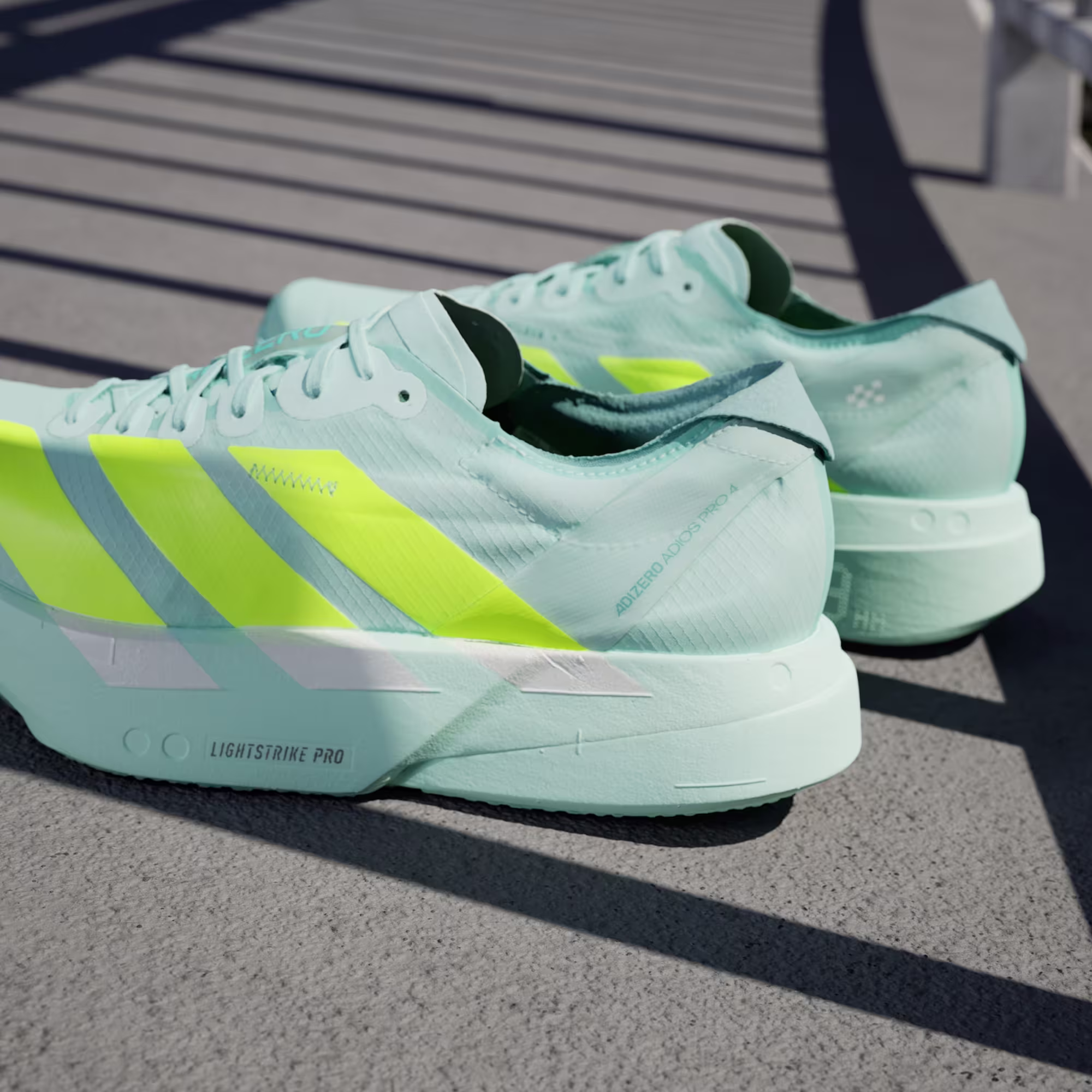 Adidas ქალის სპორტული ფეხსაცმელი