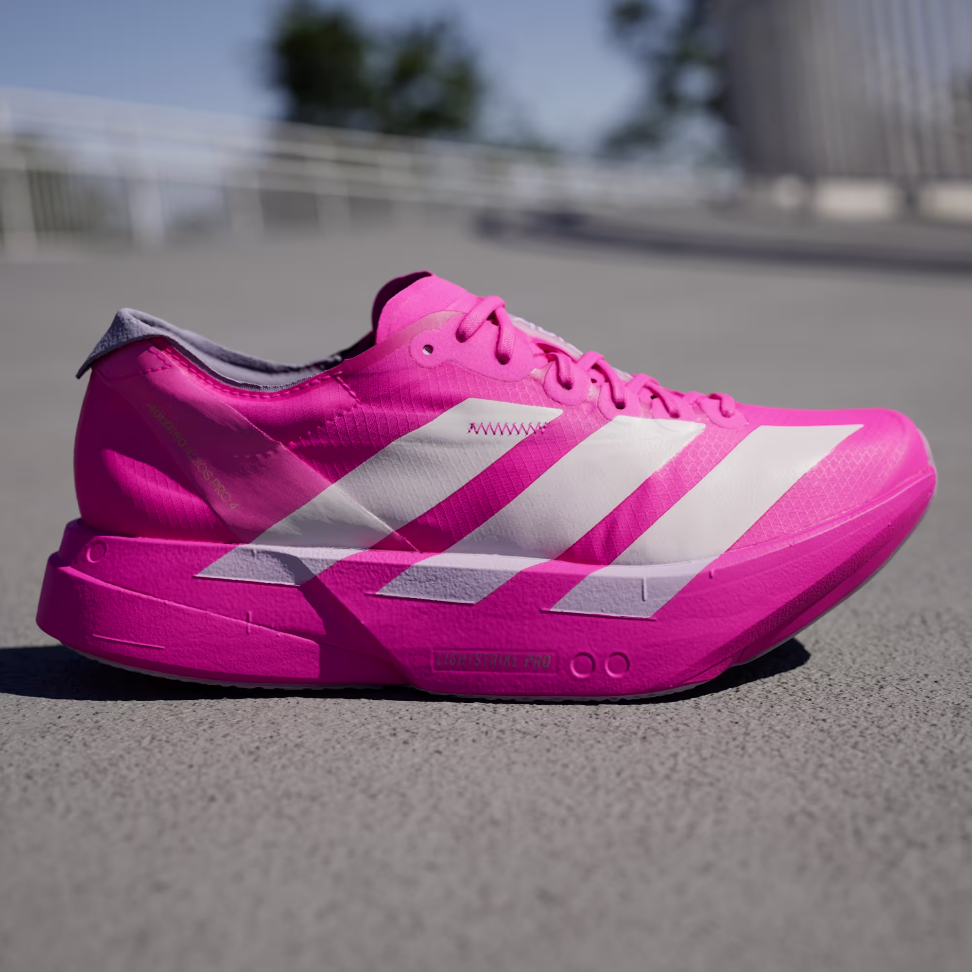Adidas ქალის სპორტული ფეხსაცმელი