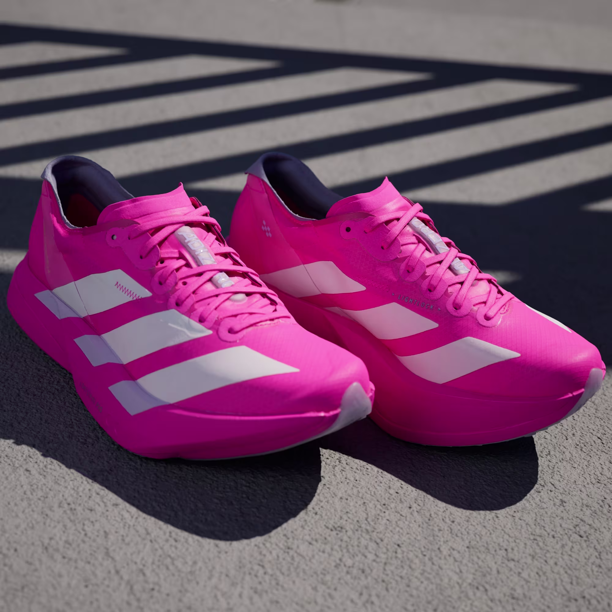 Adidas ქალის სპორტული ფეხსაცმელი
