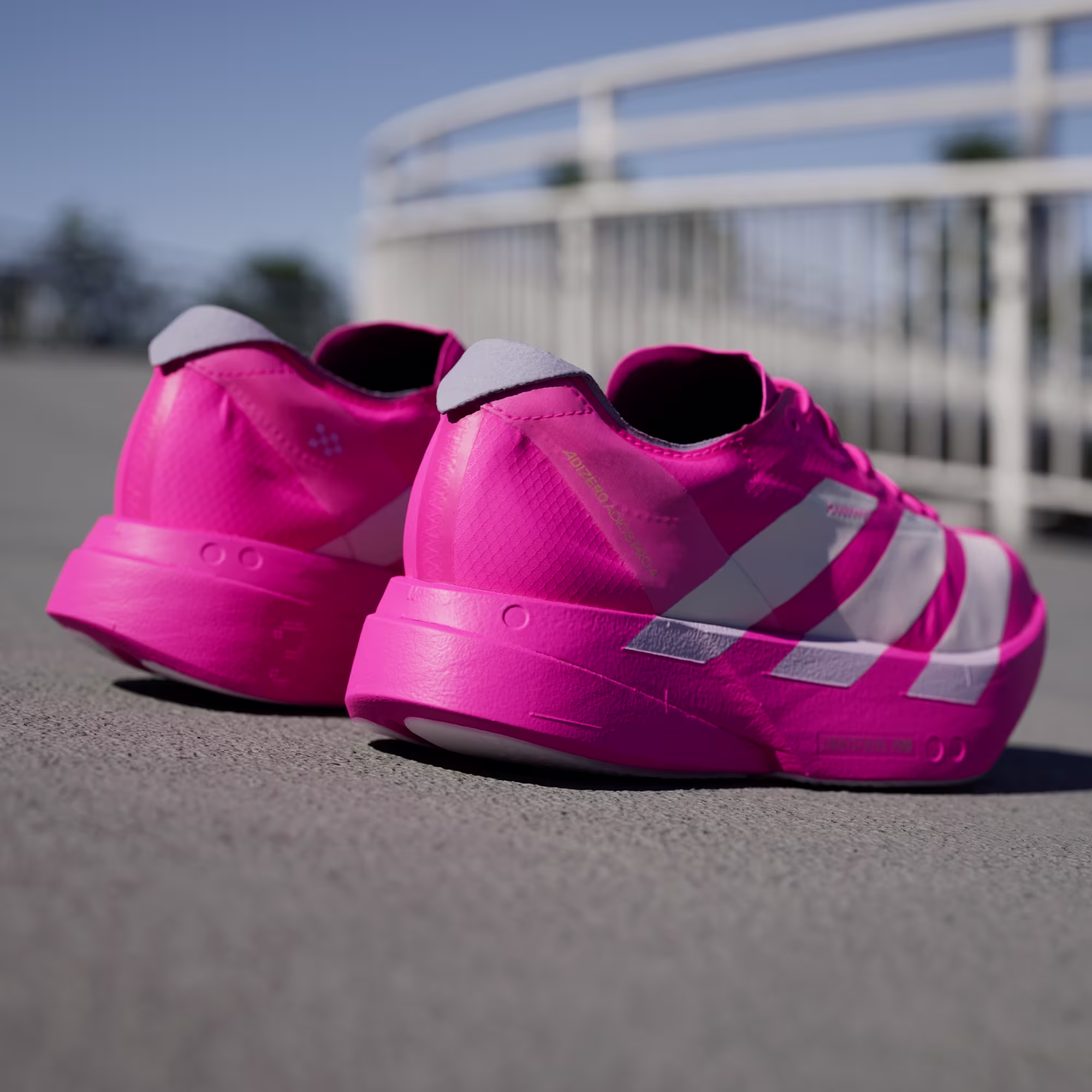 Adidas ქალის სპორტული ფეხსაცმელი