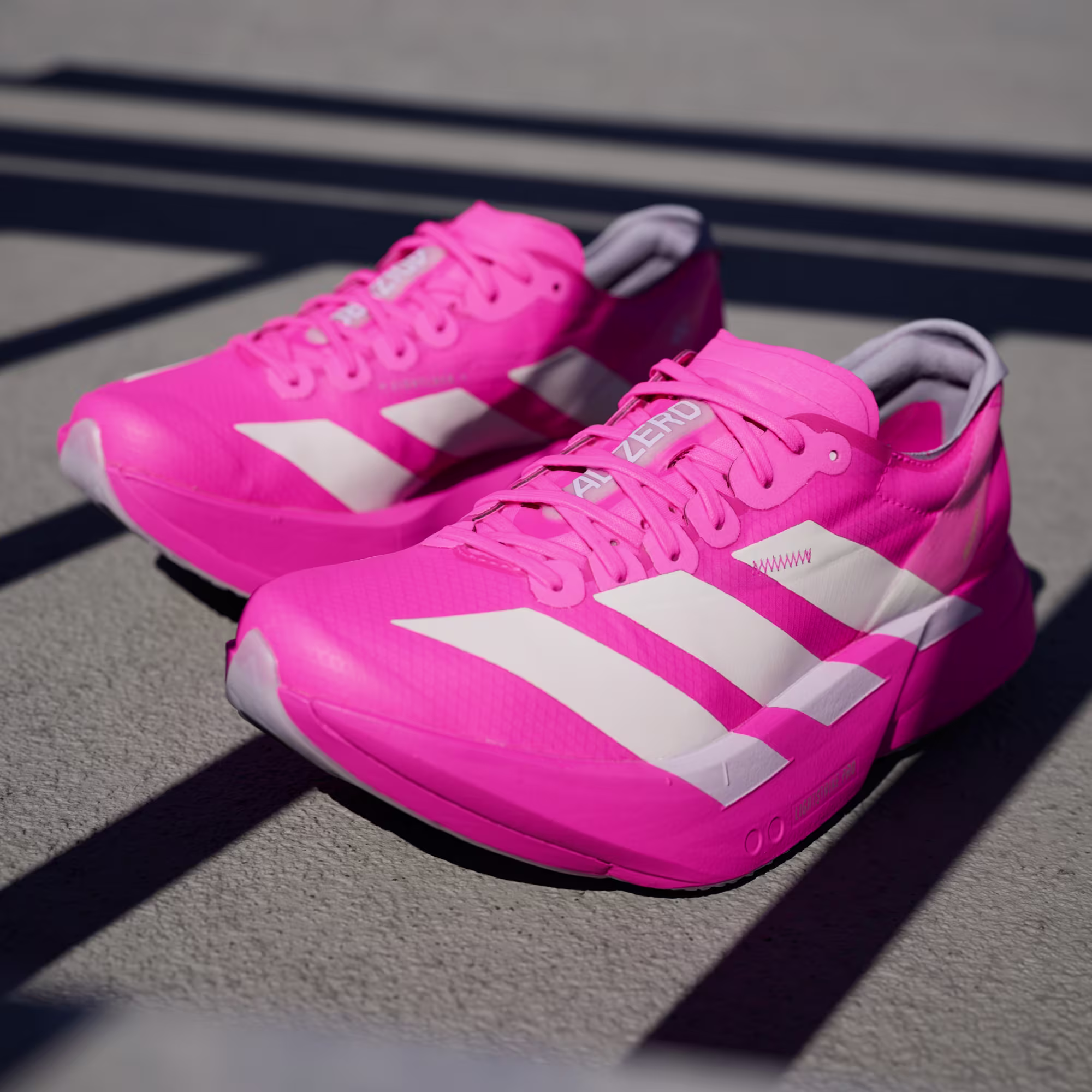 Adidas ქალის სპორტული ფეხსაცმელი