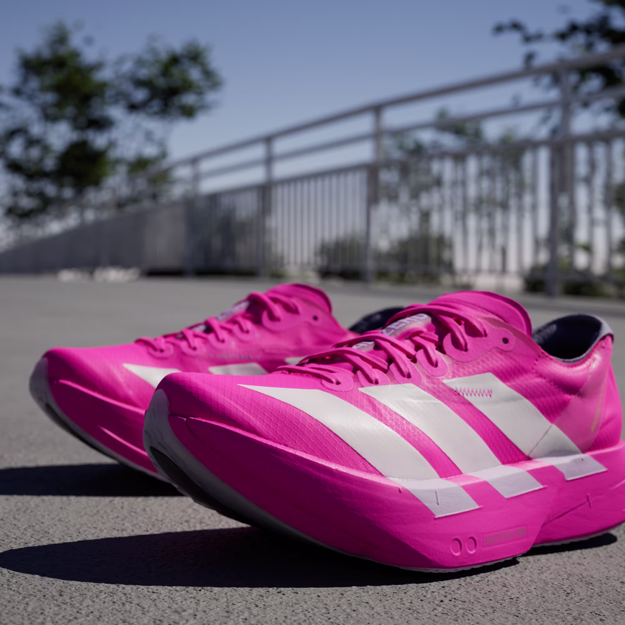 Adidas ქალის სპორტული ფეხსაცმელი