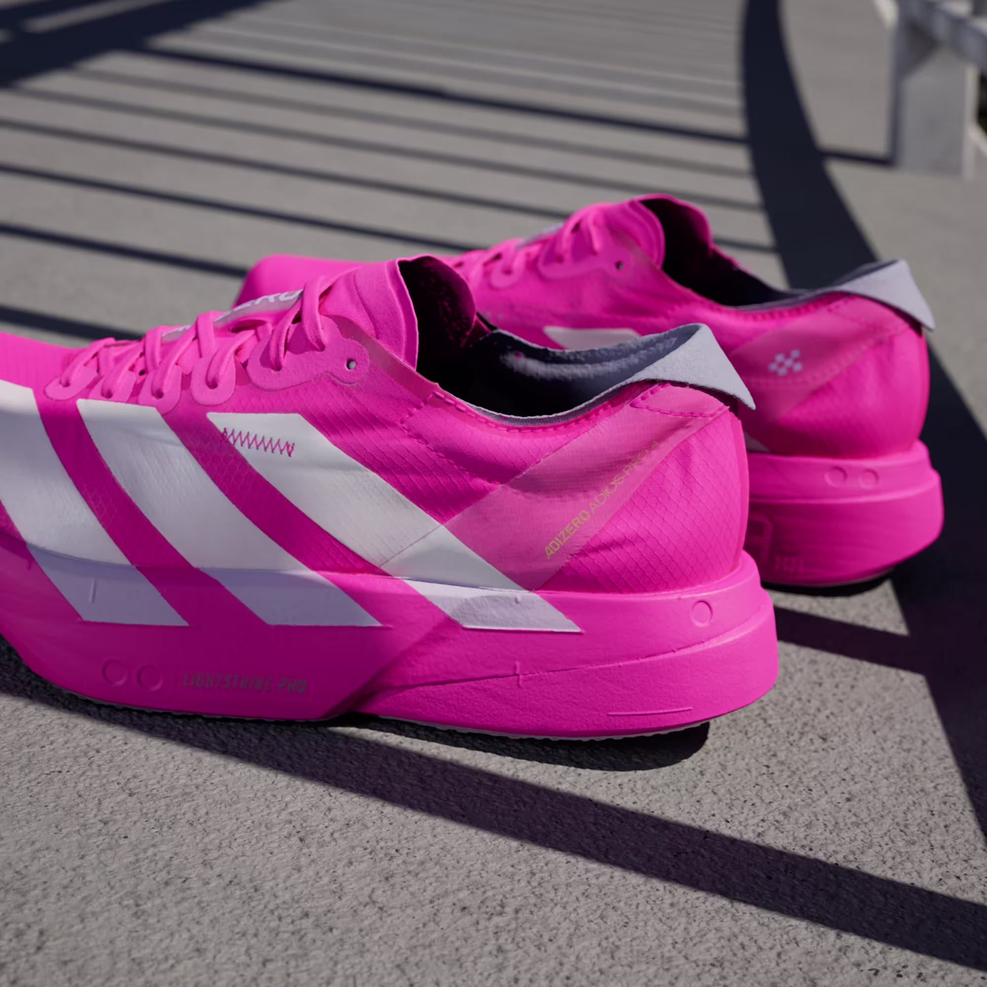 Adidas ქალის სპორტული ფეხსაცმელი