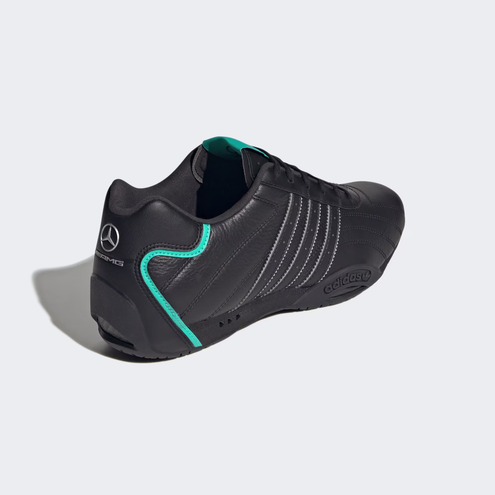 Adidas მამაკაცის სპორტული ფეხსაცმელი