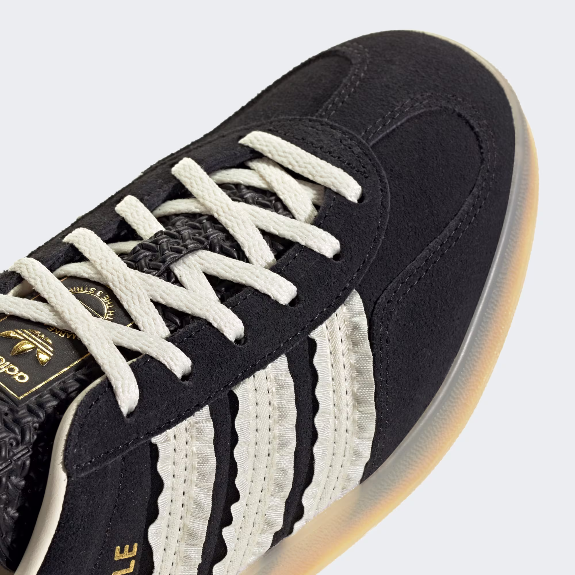 Adidas ქალის სპორტული ფეხსაცმელი