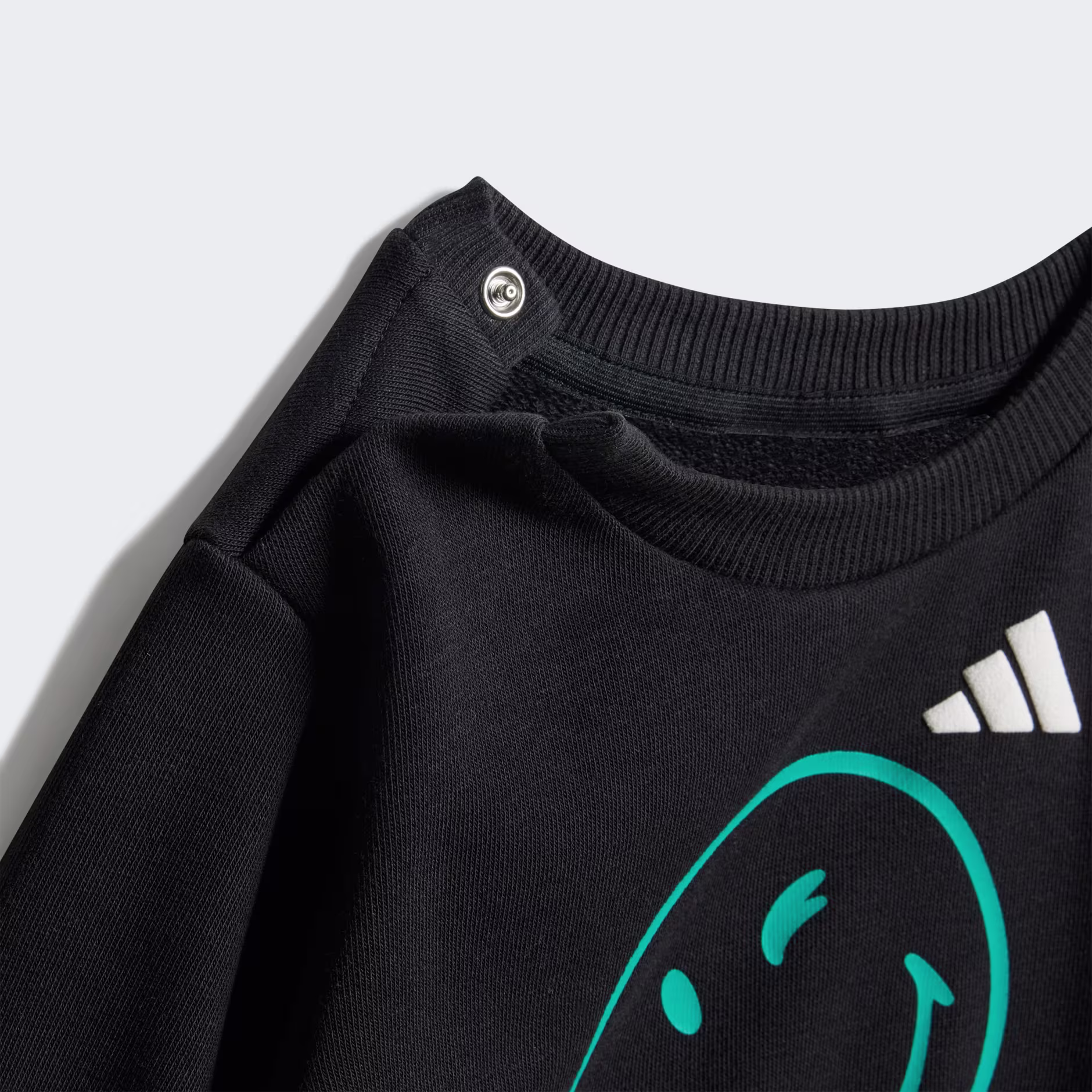Adidas ბავშვის სპორტული კომპლექტი