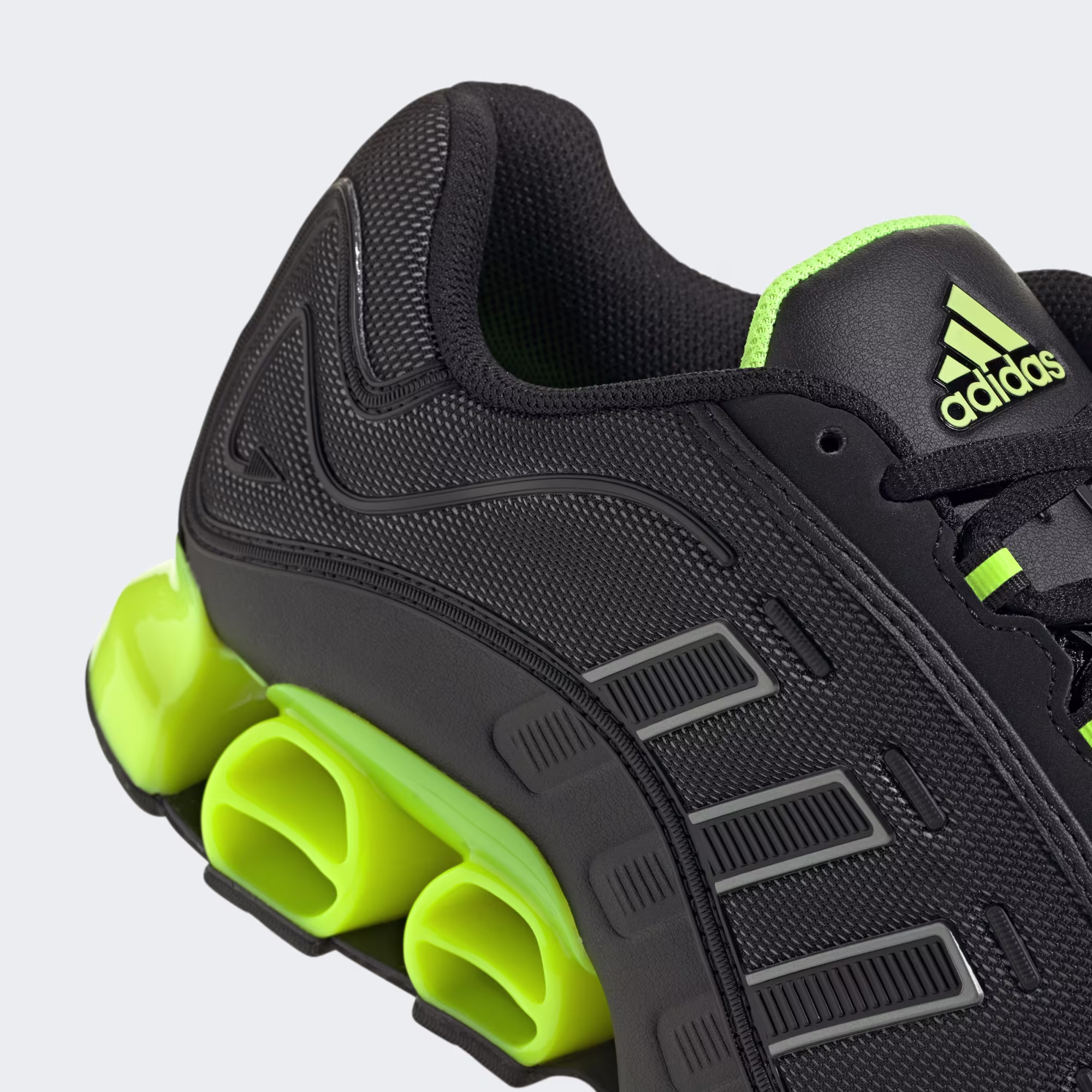 Adidas მამაკაცის სპორტული ფეხსაცმელი