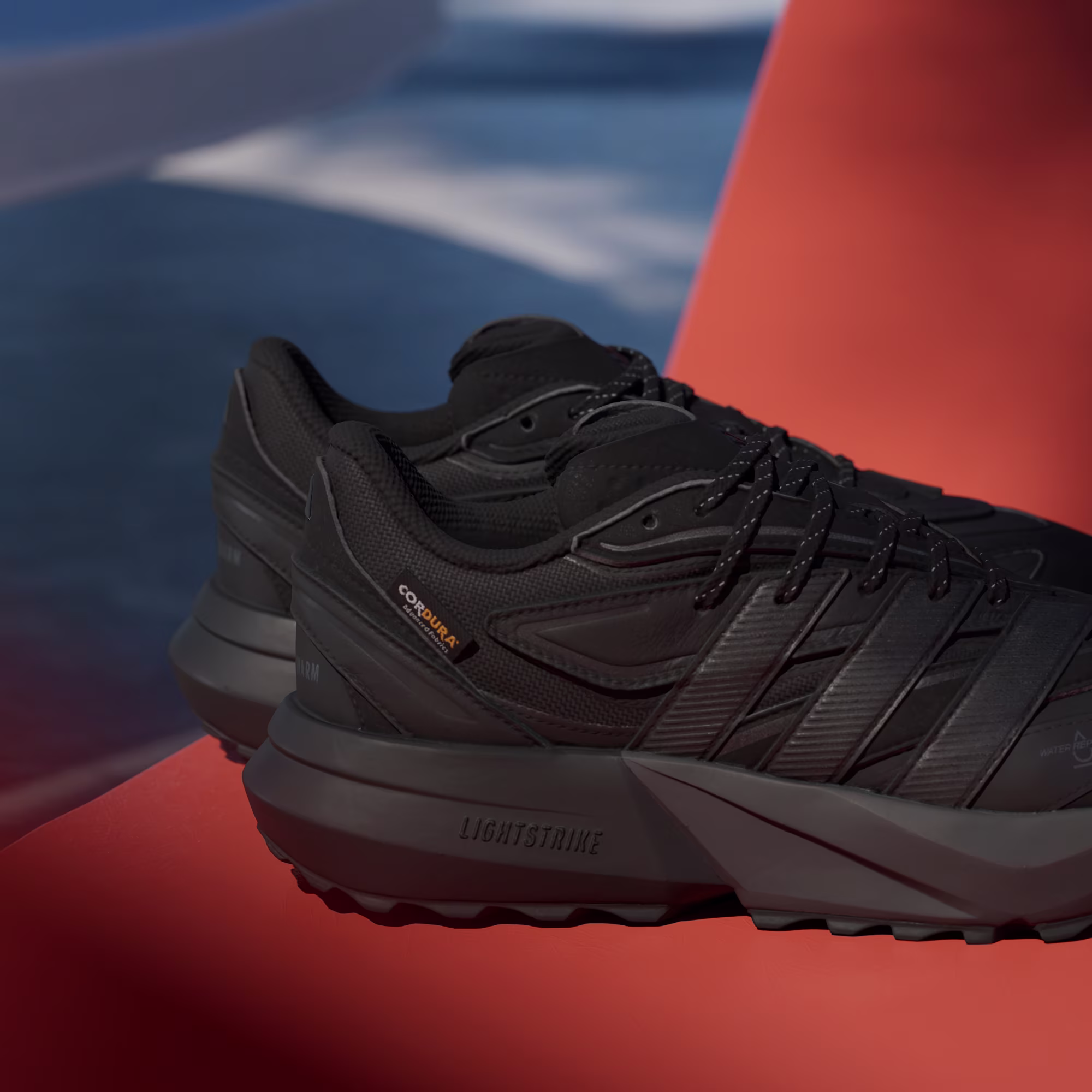 Adidas ქალის სპორტული ფეხსაცმელი