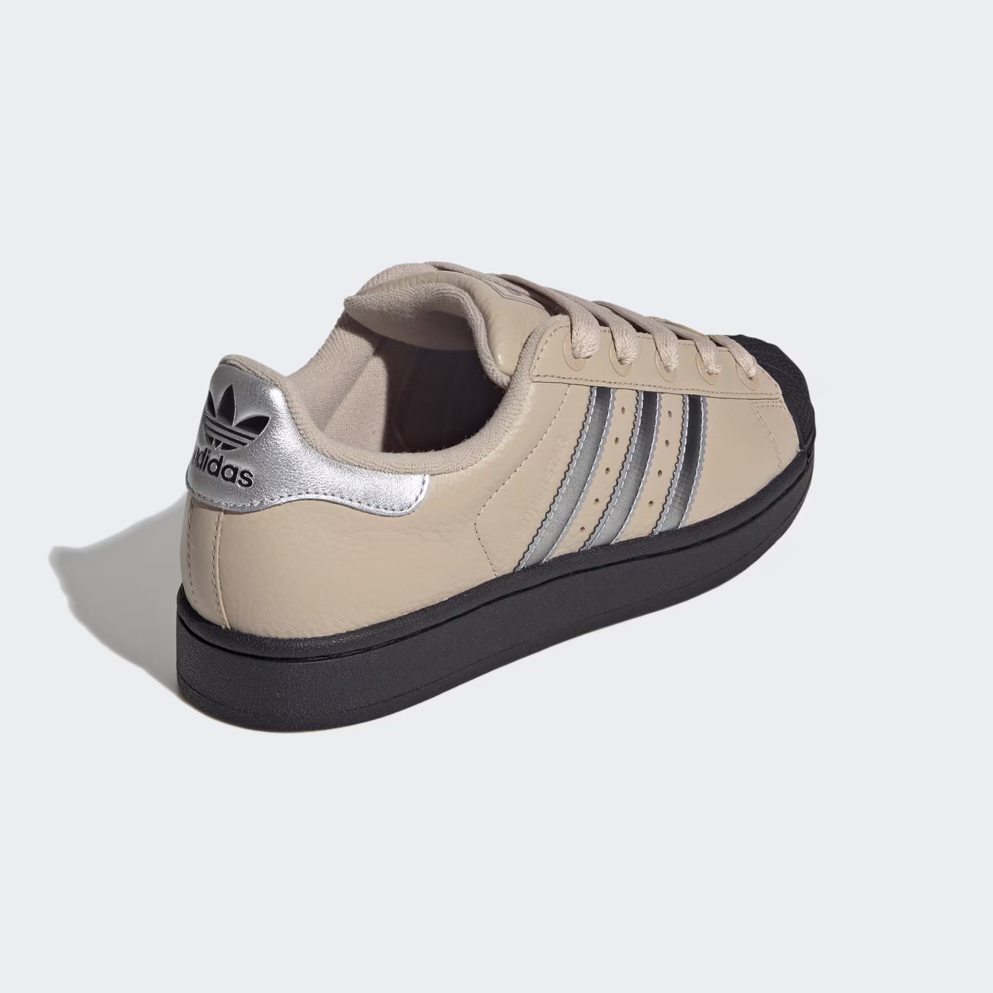 Adidas ქალის სპორტული ფეხსაცმელი