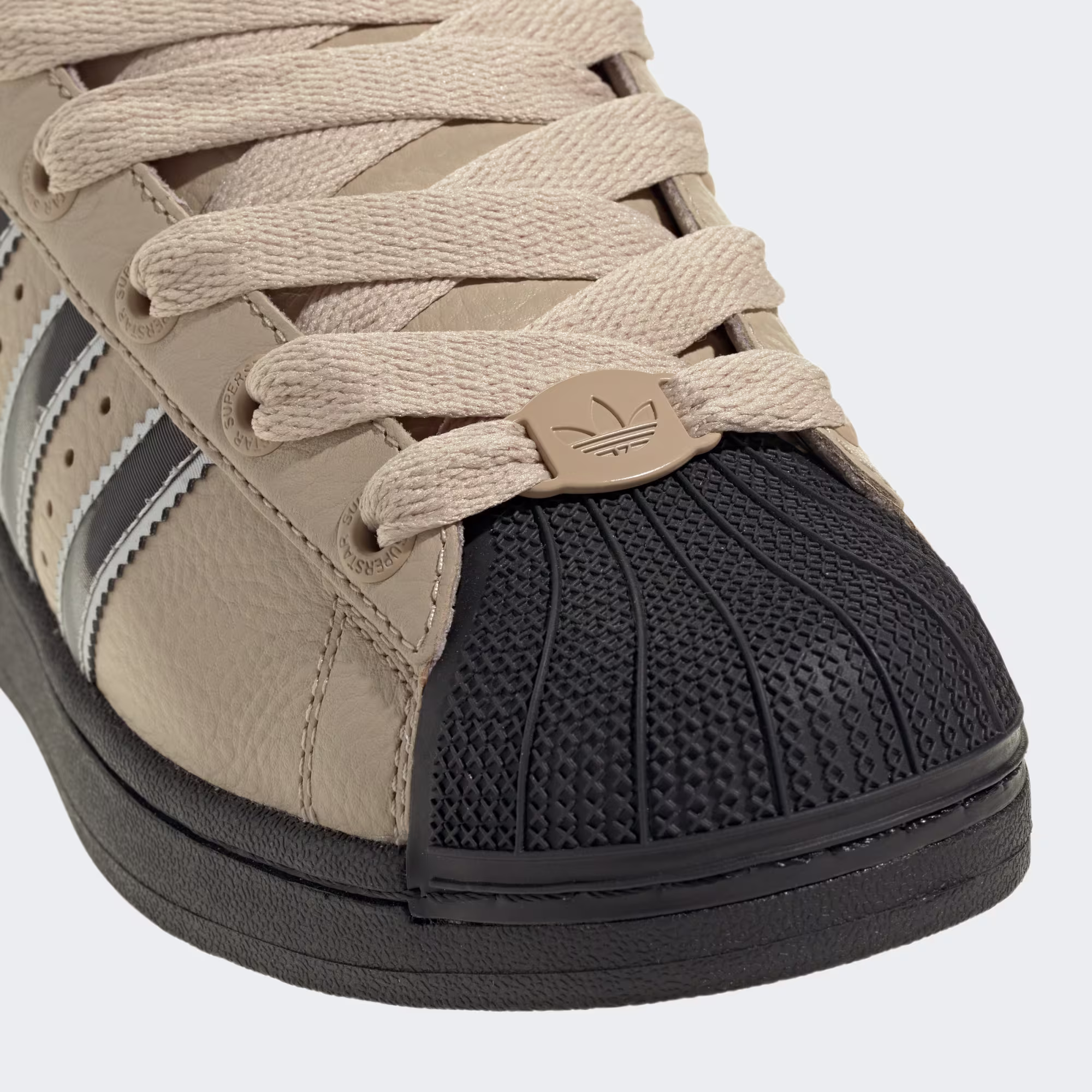 Adidas ქალის სპორტული ფეხსაცმელი