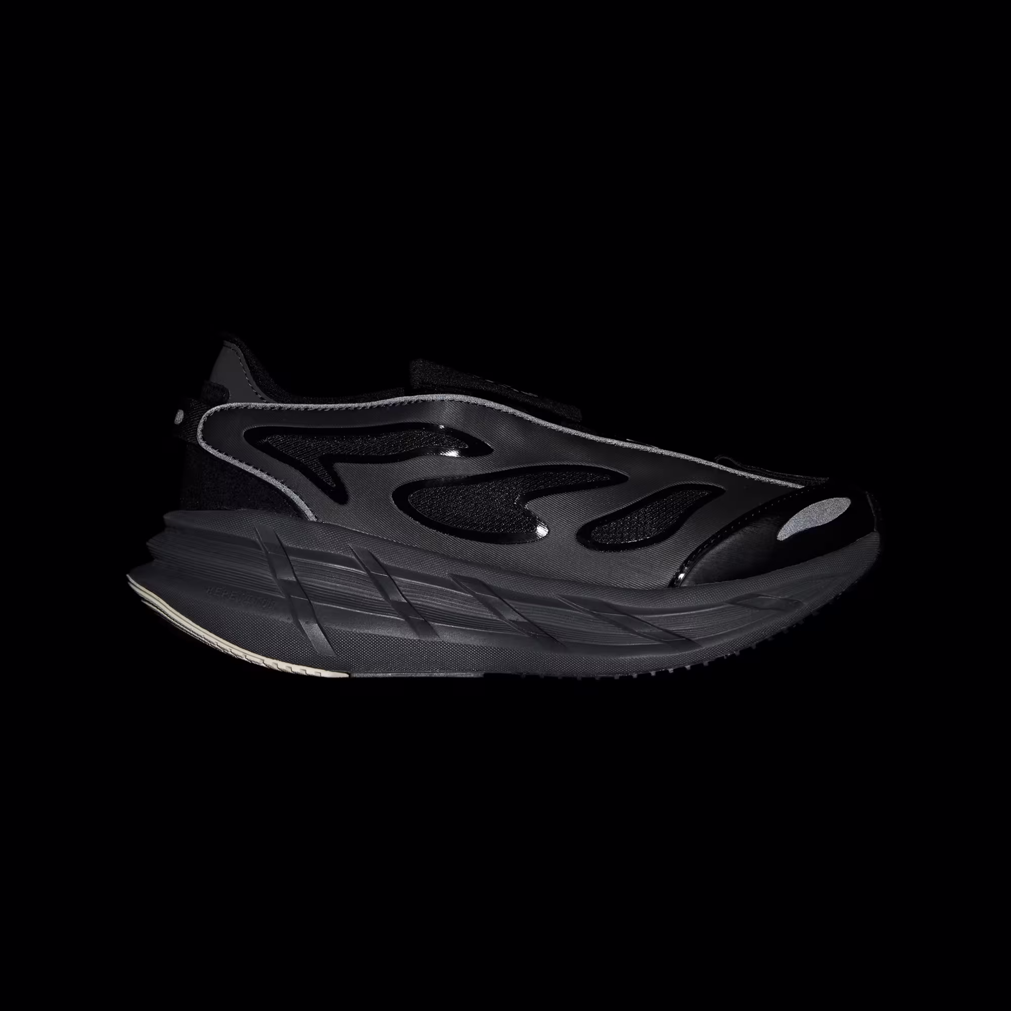 Adidas ქალის სპორტული ფეხსაცმელი