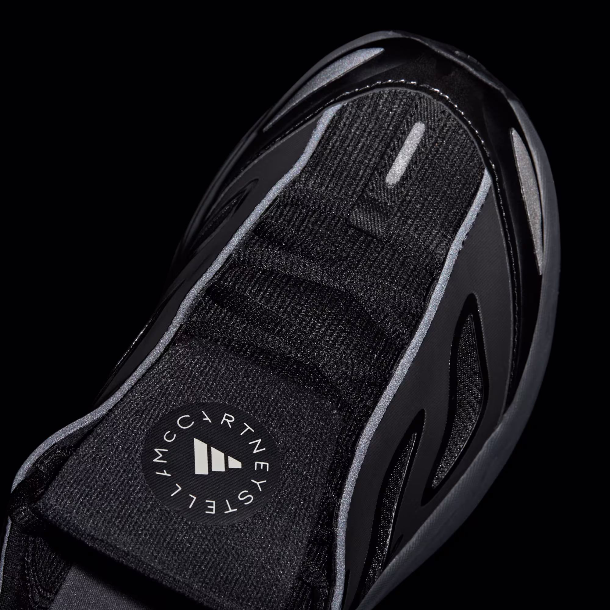 Adidas ქალის სპორტული ფეხსაცმელი