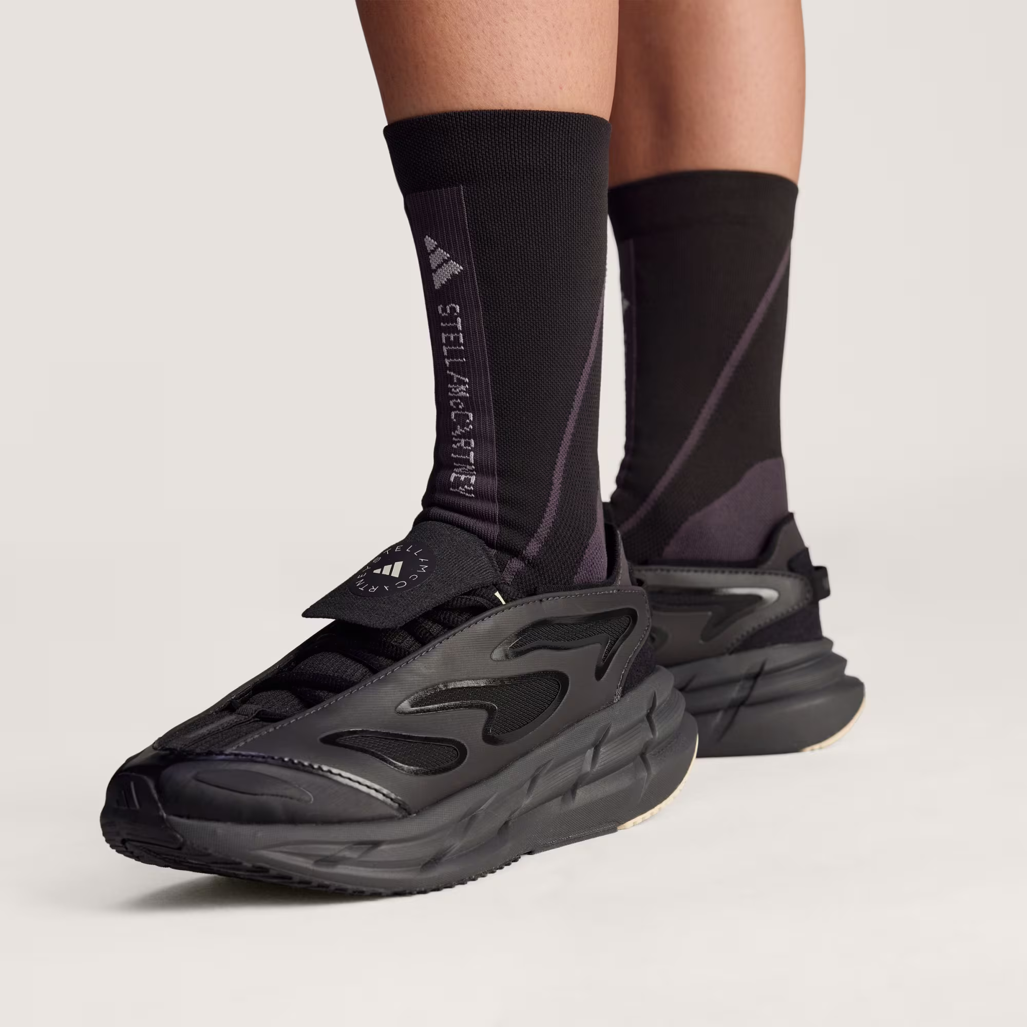 Adidas ქალის სპორტული ფეხსაცმელი