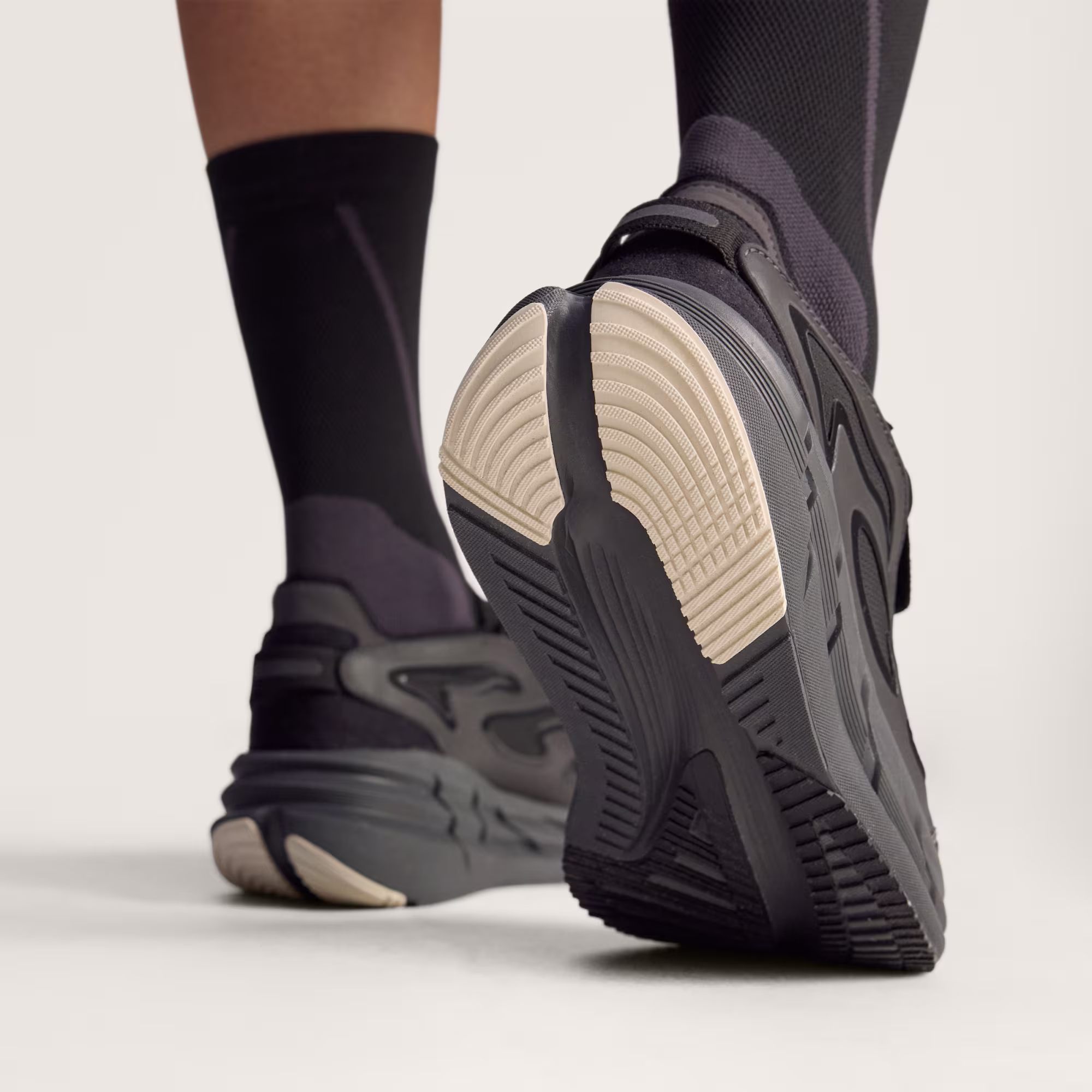 Adidas ქალის სპორტული ფეხსაცმელი