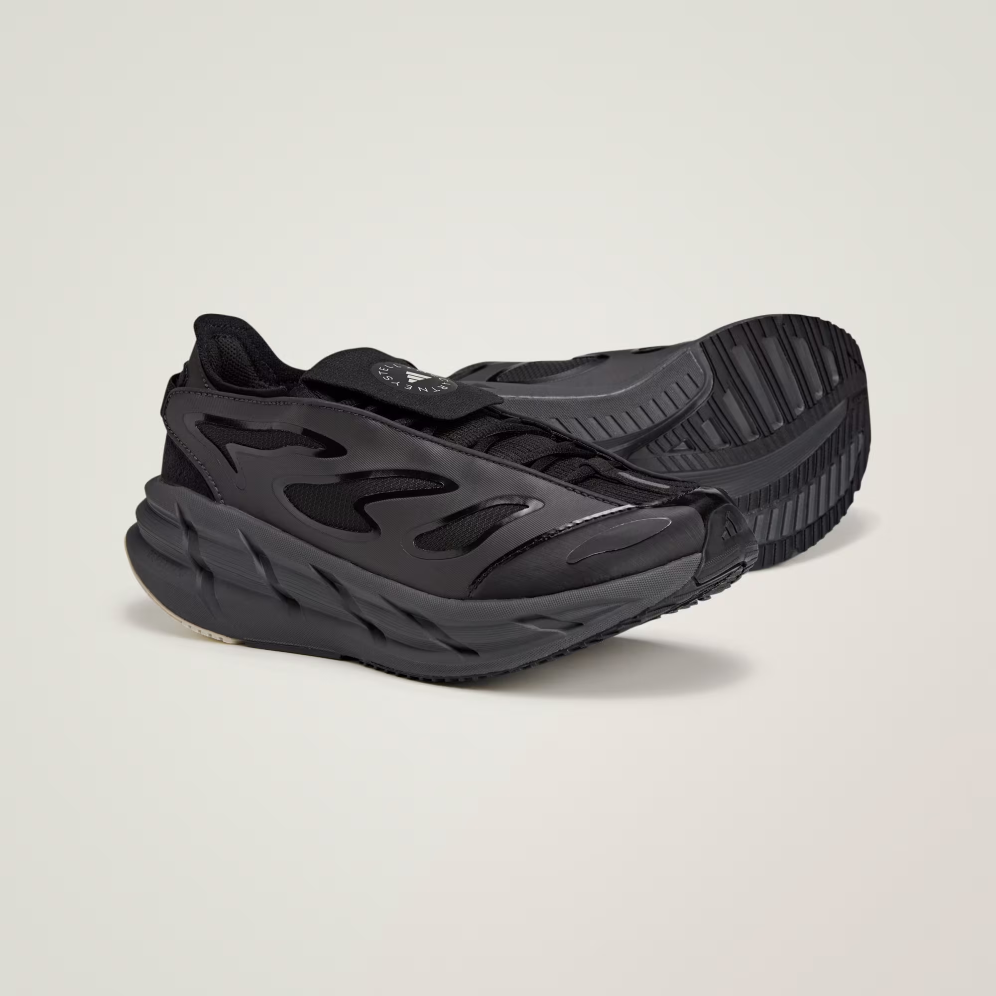 Adidas ქალის სპორტული ფეხსაცმელი