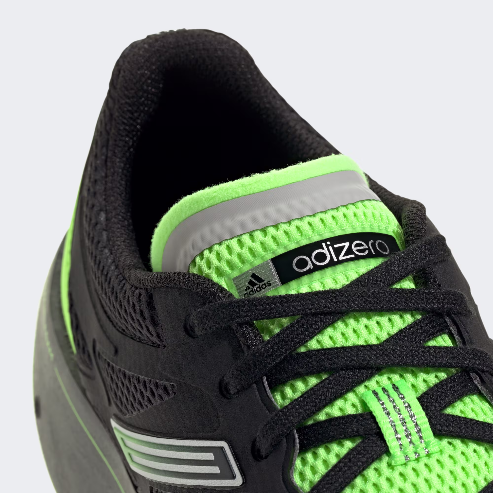 Adidas მამაკაცის სპორტული ფეხსაცმელი