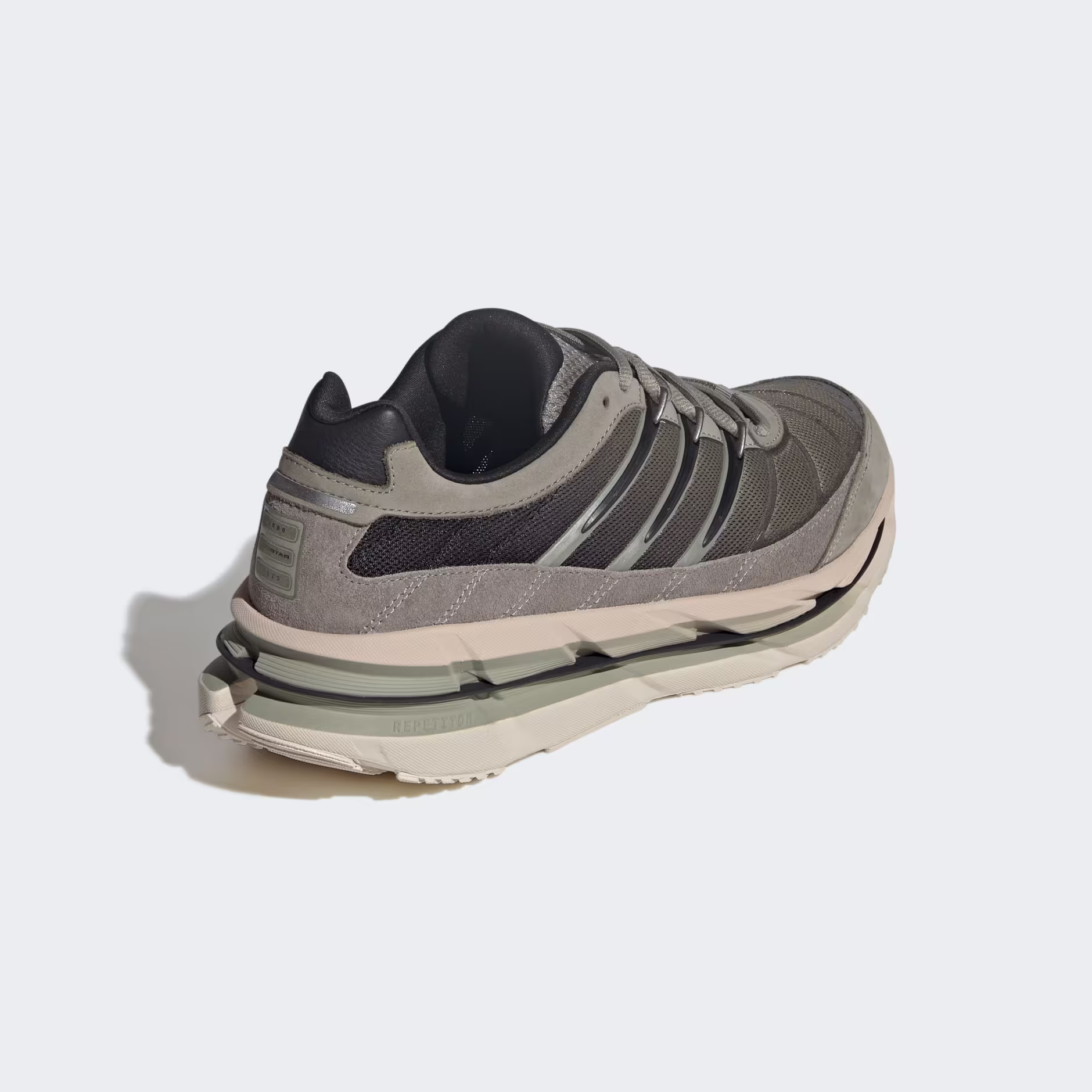 Adidas მამაკაცის სპორტული ფეხსაცმელი