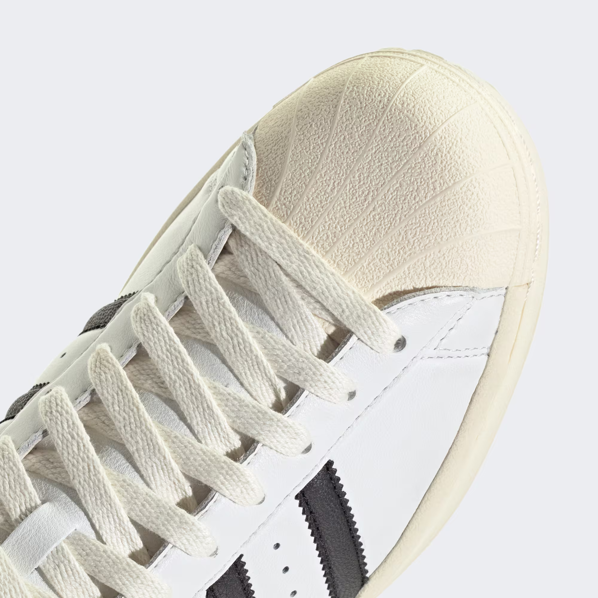 Adidas მამაკაცის სპორტული ფეხსაცმელი