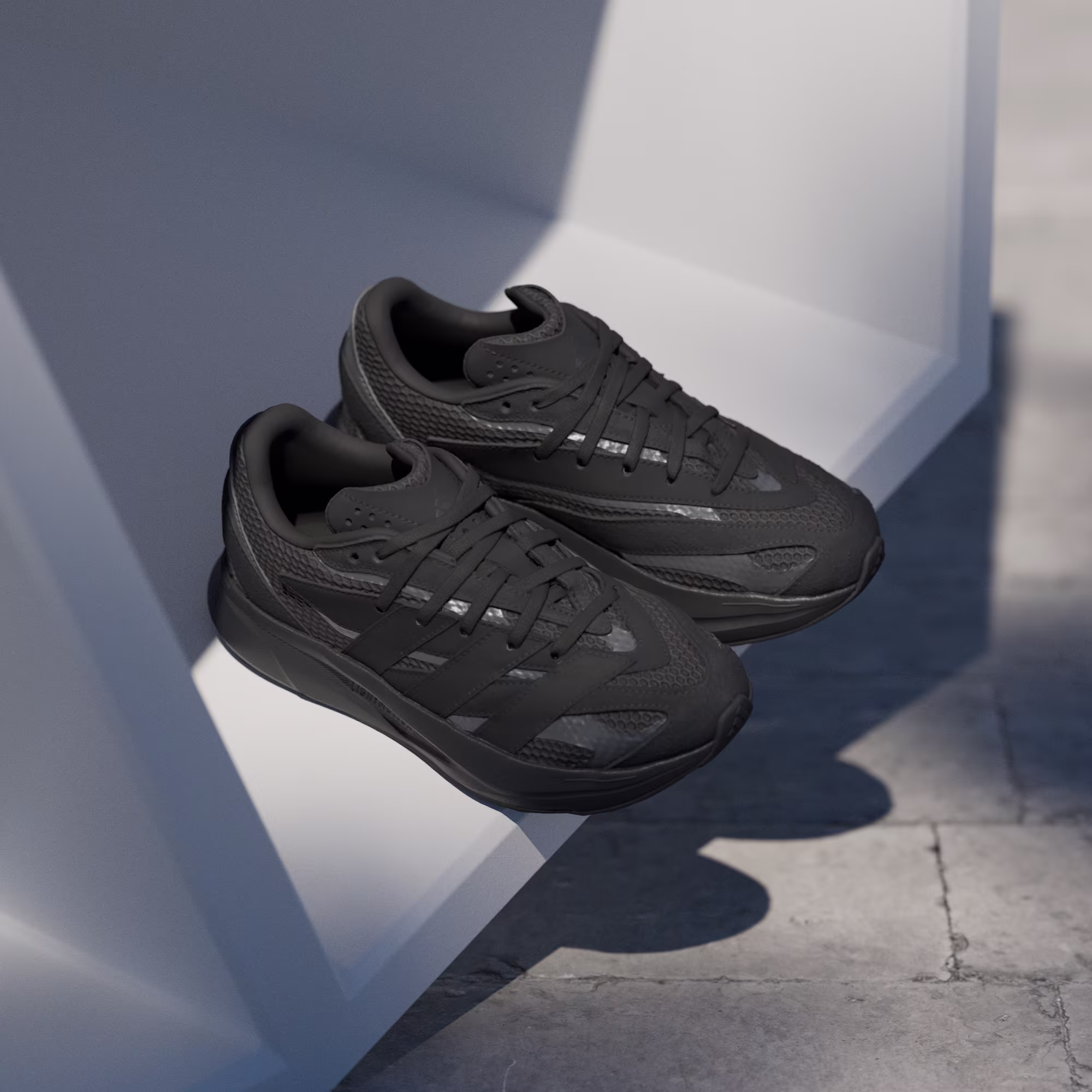 Adidas ბავშვის სპორტული ფეხსაცმელი LIGHTBLAZE J