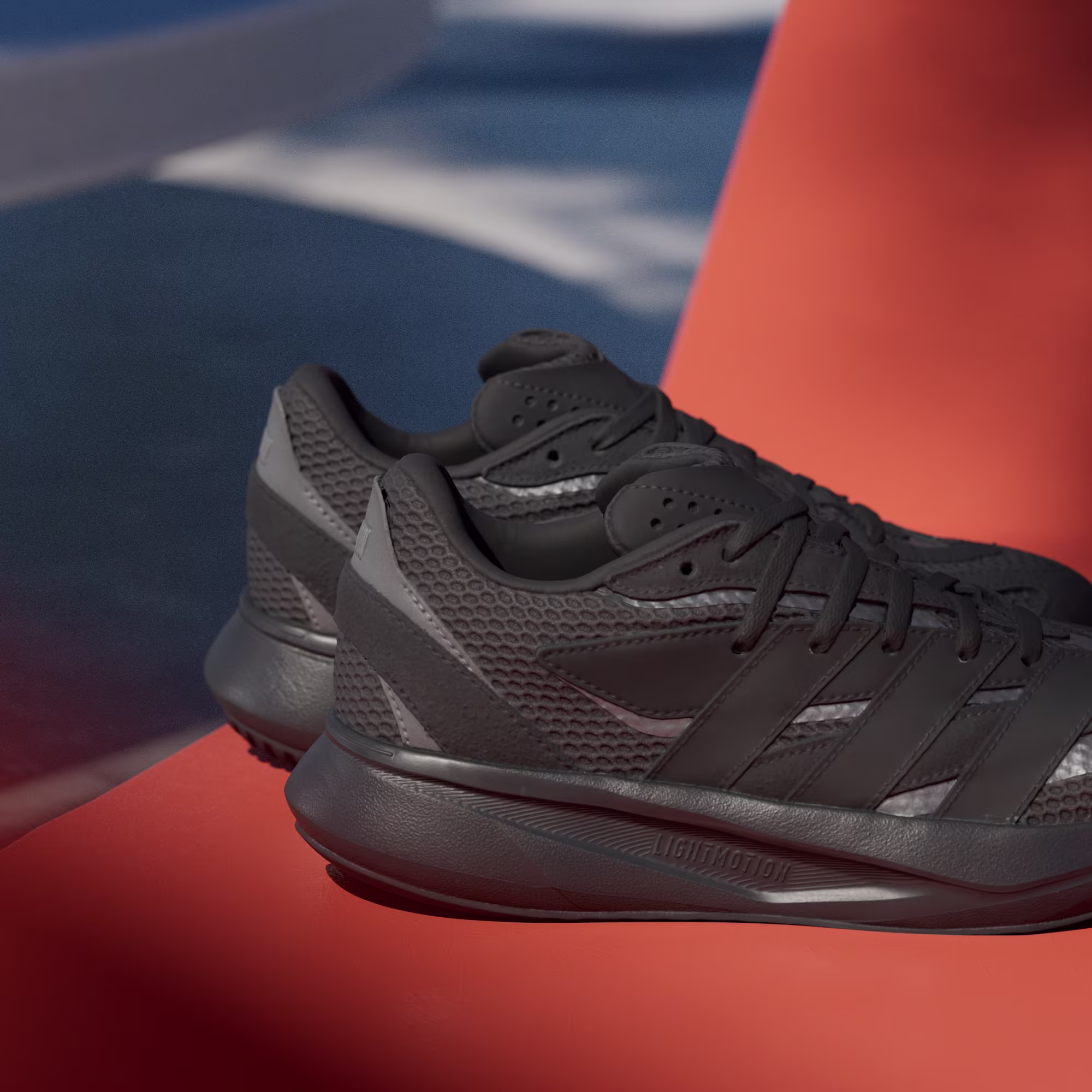 Adidas ბავშვის სპორტული ფეხსაცმელი LIGHTBLAZE J