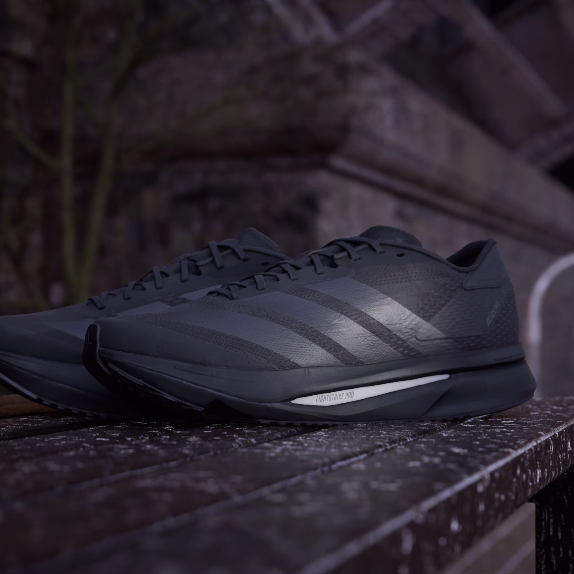 Adidas მამაკაცის სპორტული ფეხსაცმელი