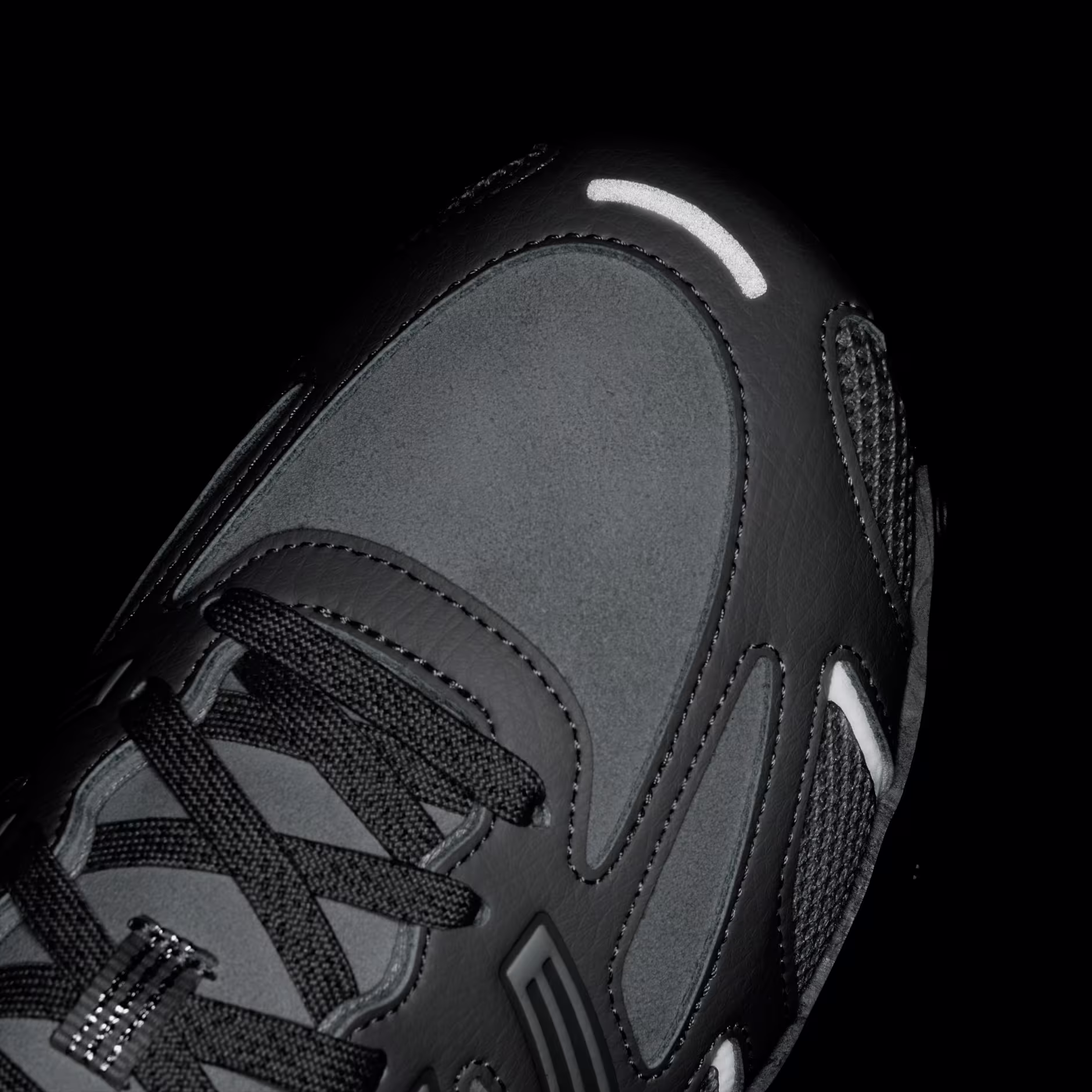 Adidas მამაკაცის სპორტული ფეხსაცმელი