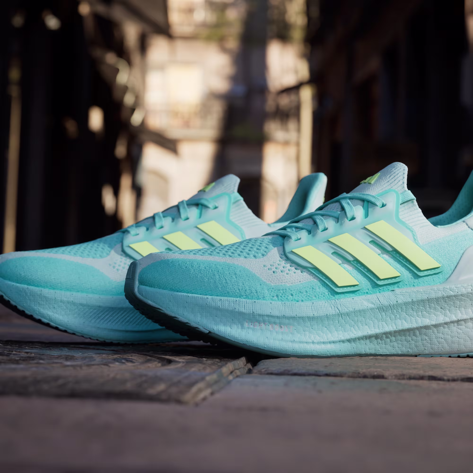 Adidas ქალის სპორტული ფეხსაცმელი