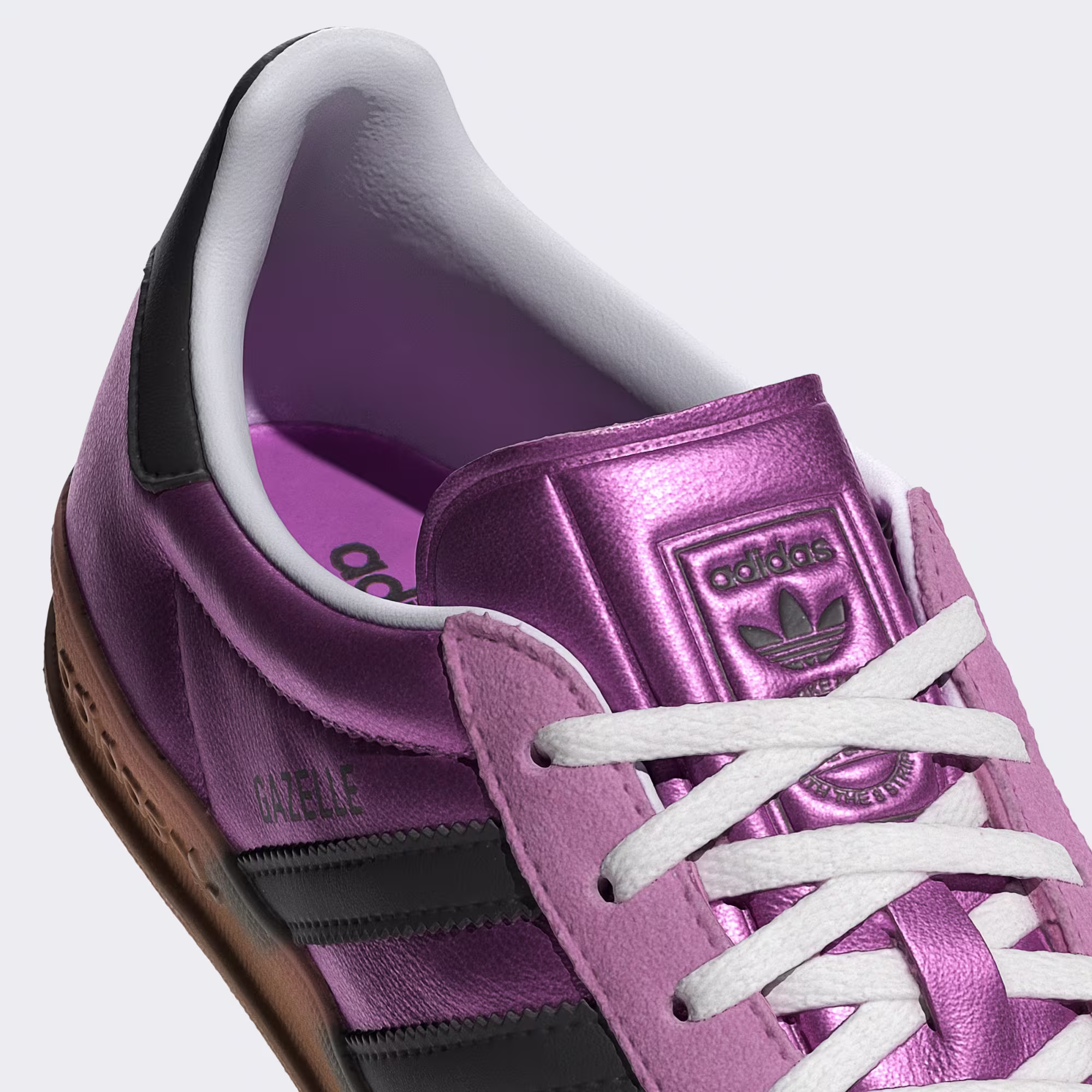 Adidas ქალის სპორტული ფეხსაცმელი