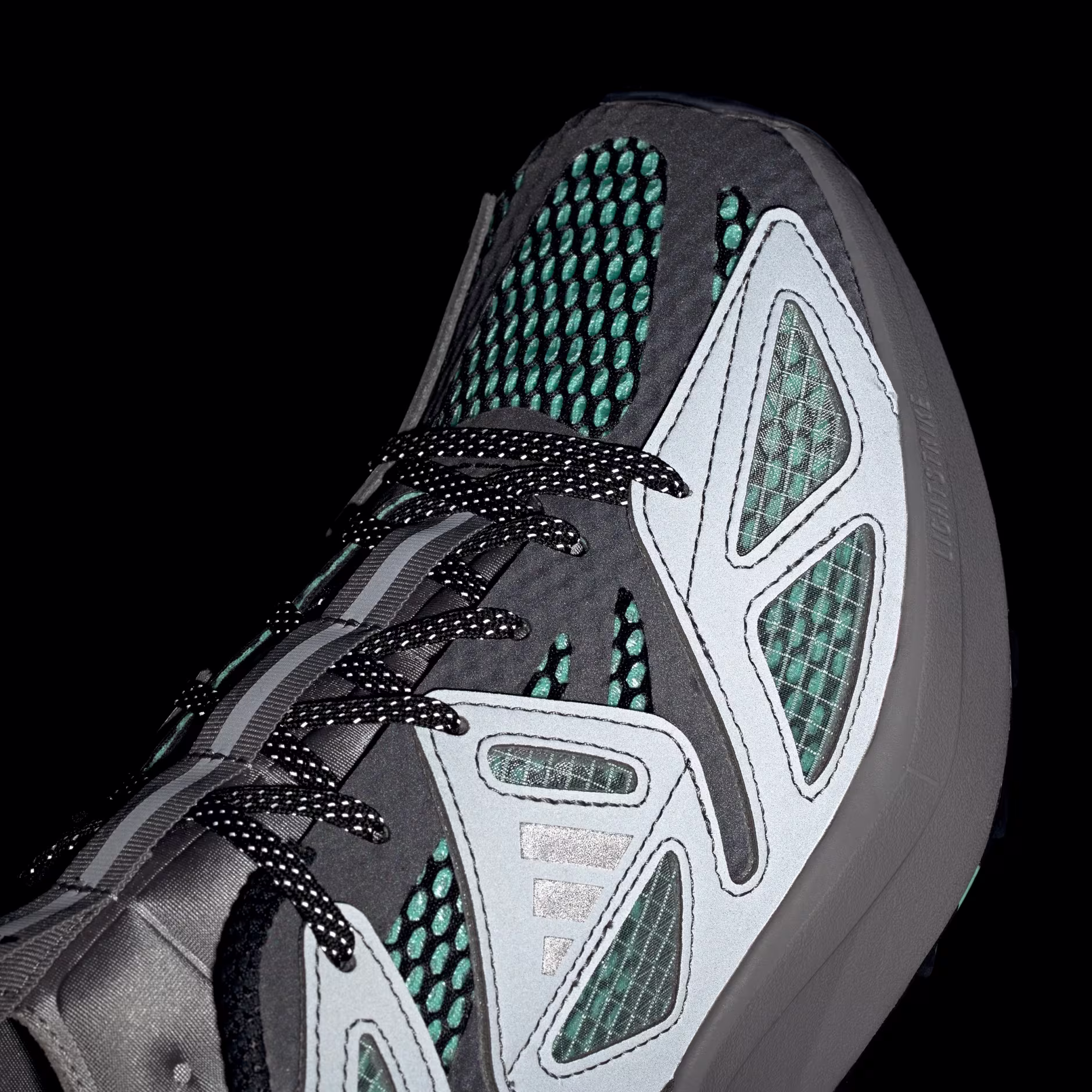 Adidas მამაკაცის სპორტული ფეხსაცმელი