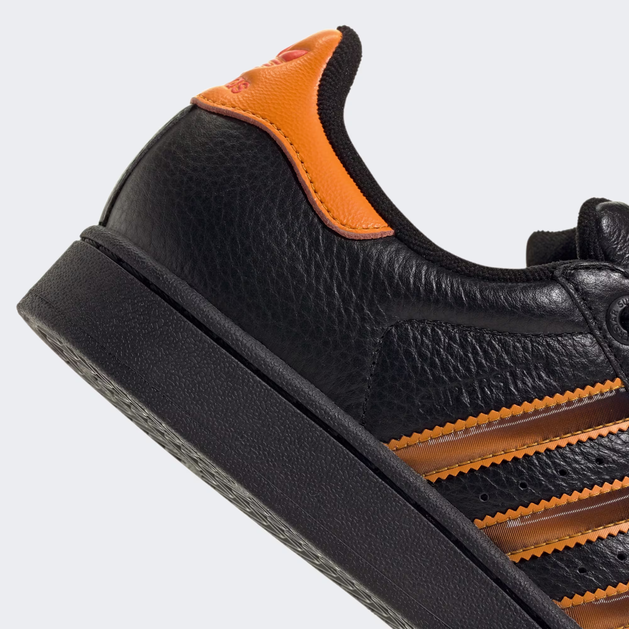 Adidas ქალის სპორტული ფეხსაცმელი