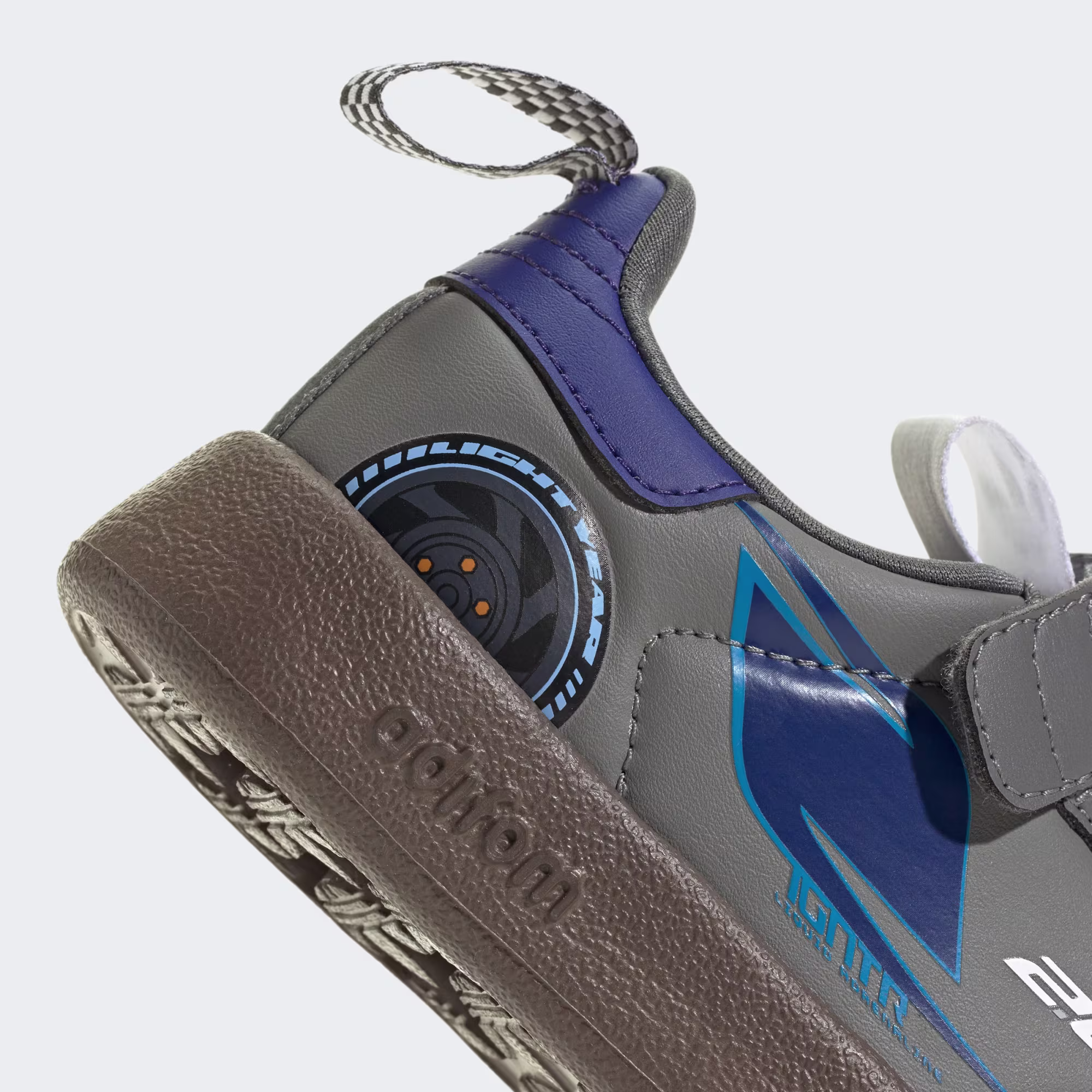 Adidas ბავშვის სპორტული ფეხსაცმელი