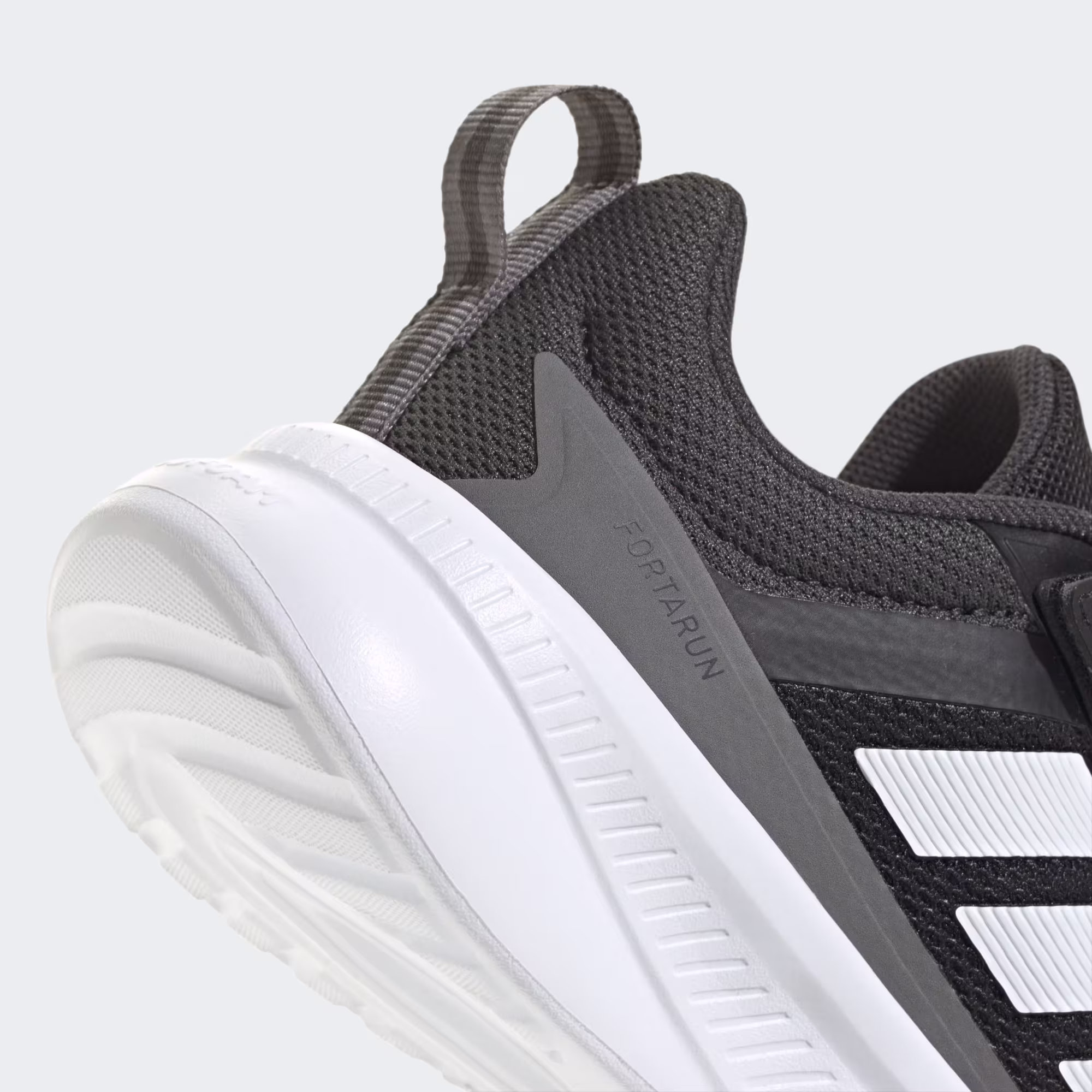Adidas ბავშვის სპორტული ფეხსაცმელი