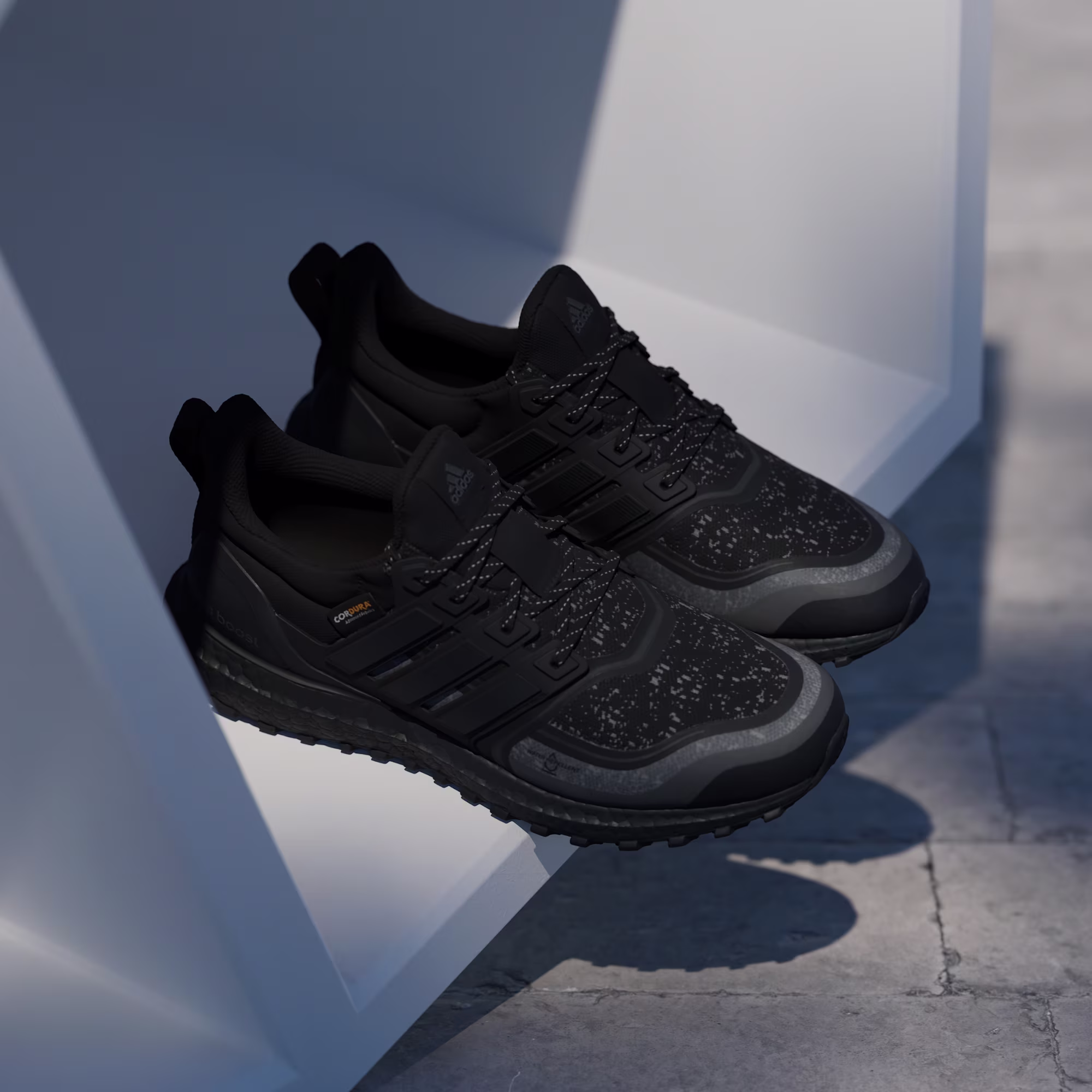 Adidas მამაკაცის სპორტული ფეხსაცმელი