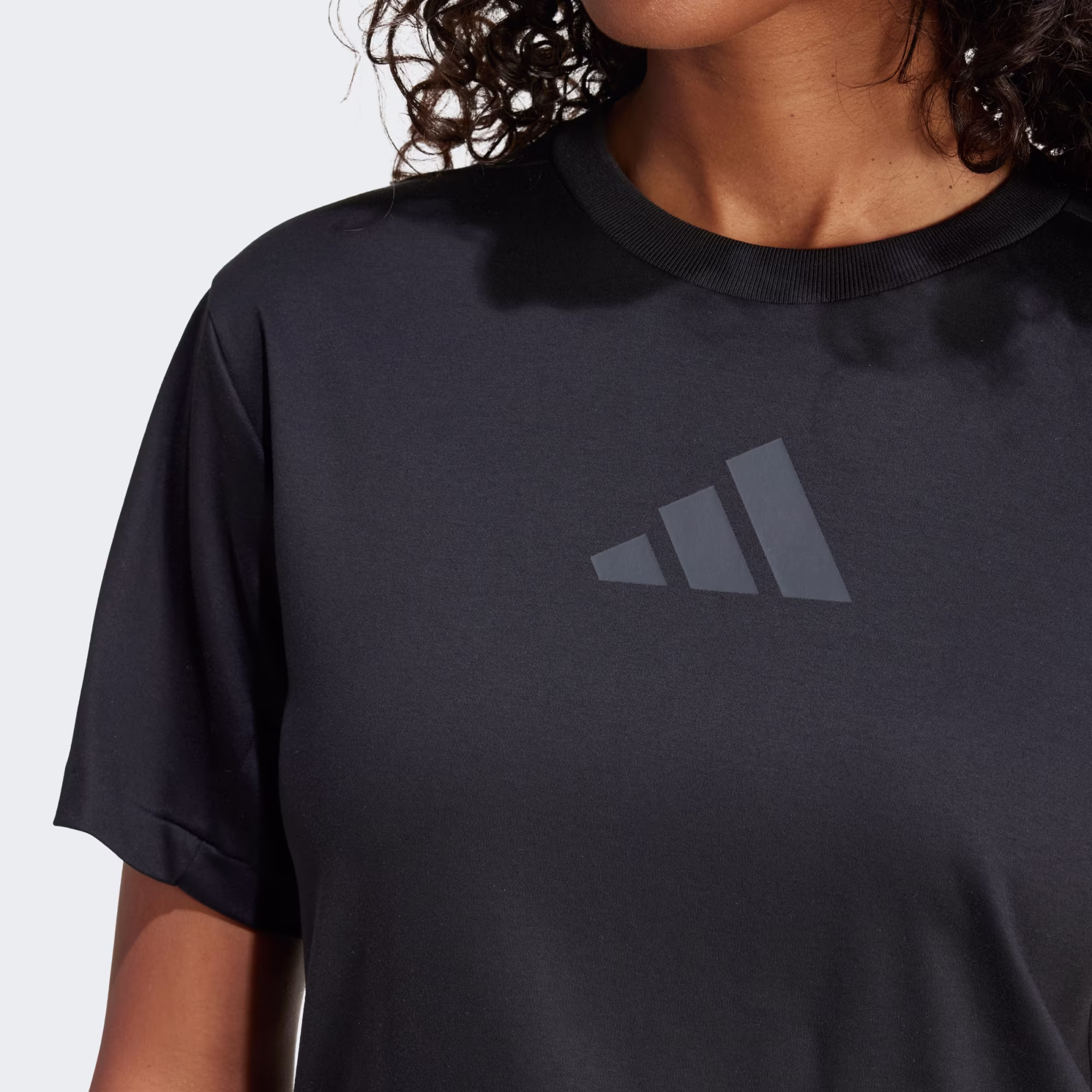 Adidas ქალის მაისური W Z.N.E. TEE