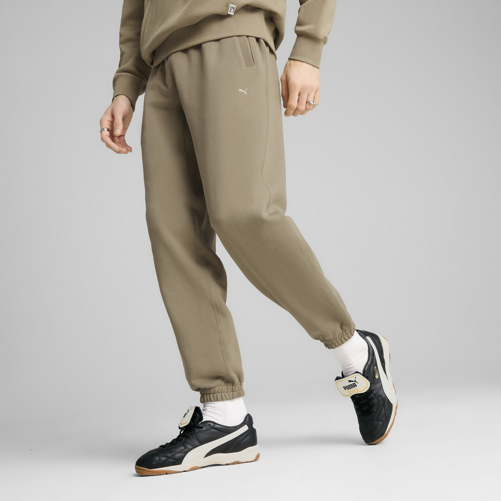 Puma შარვალი MMQ Sweatpants