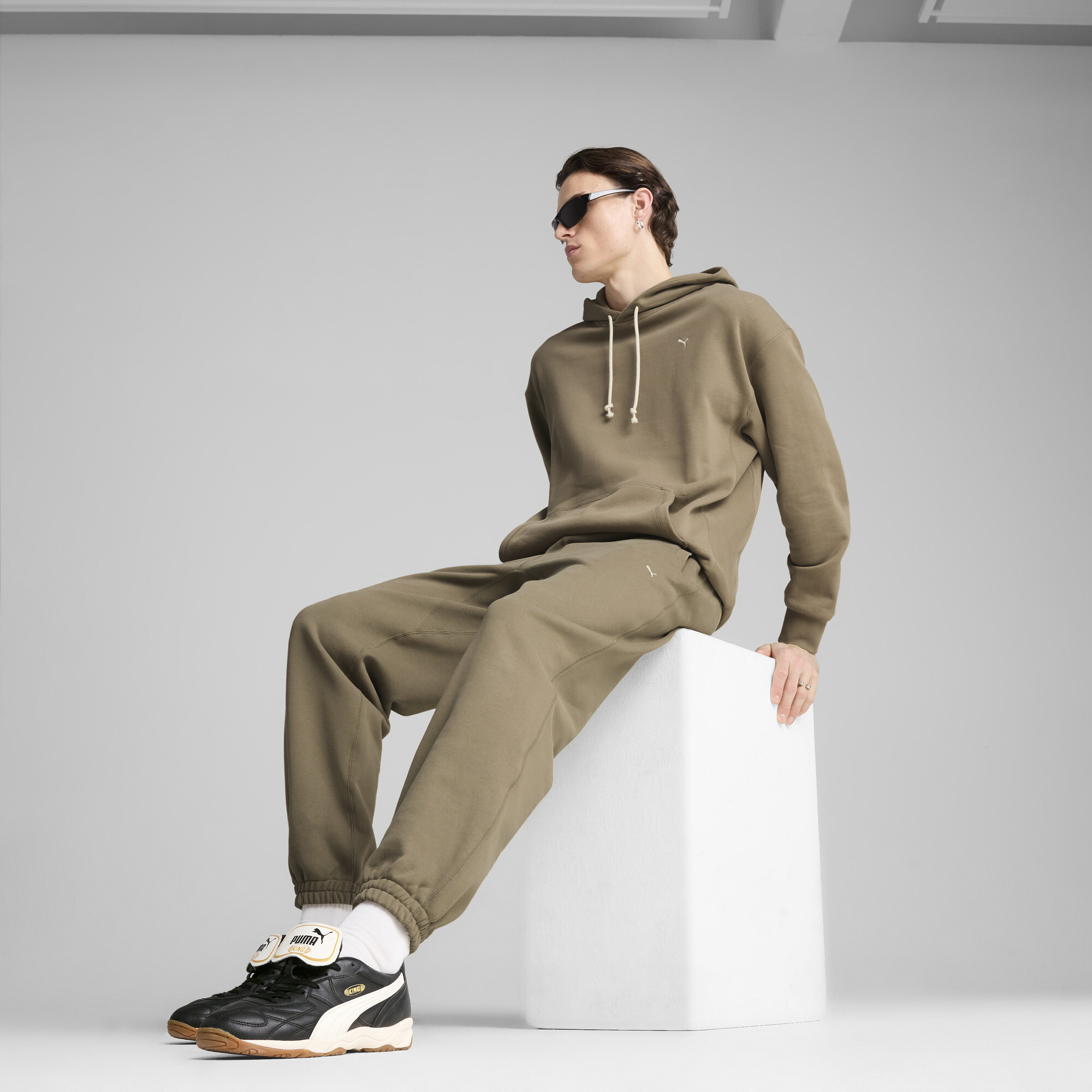 Puma შარვალი MMQ Sweatpants
