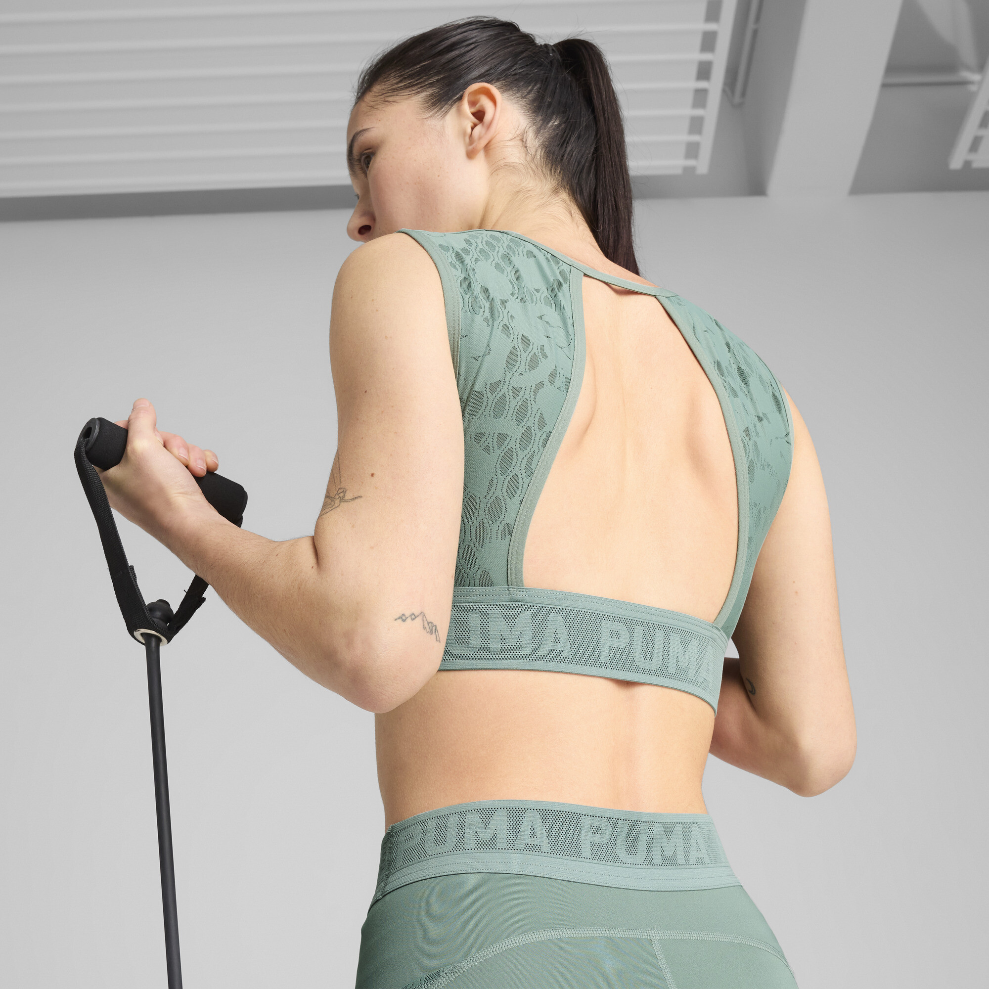 Puma ქალის მაისური MOVE LACE BRA