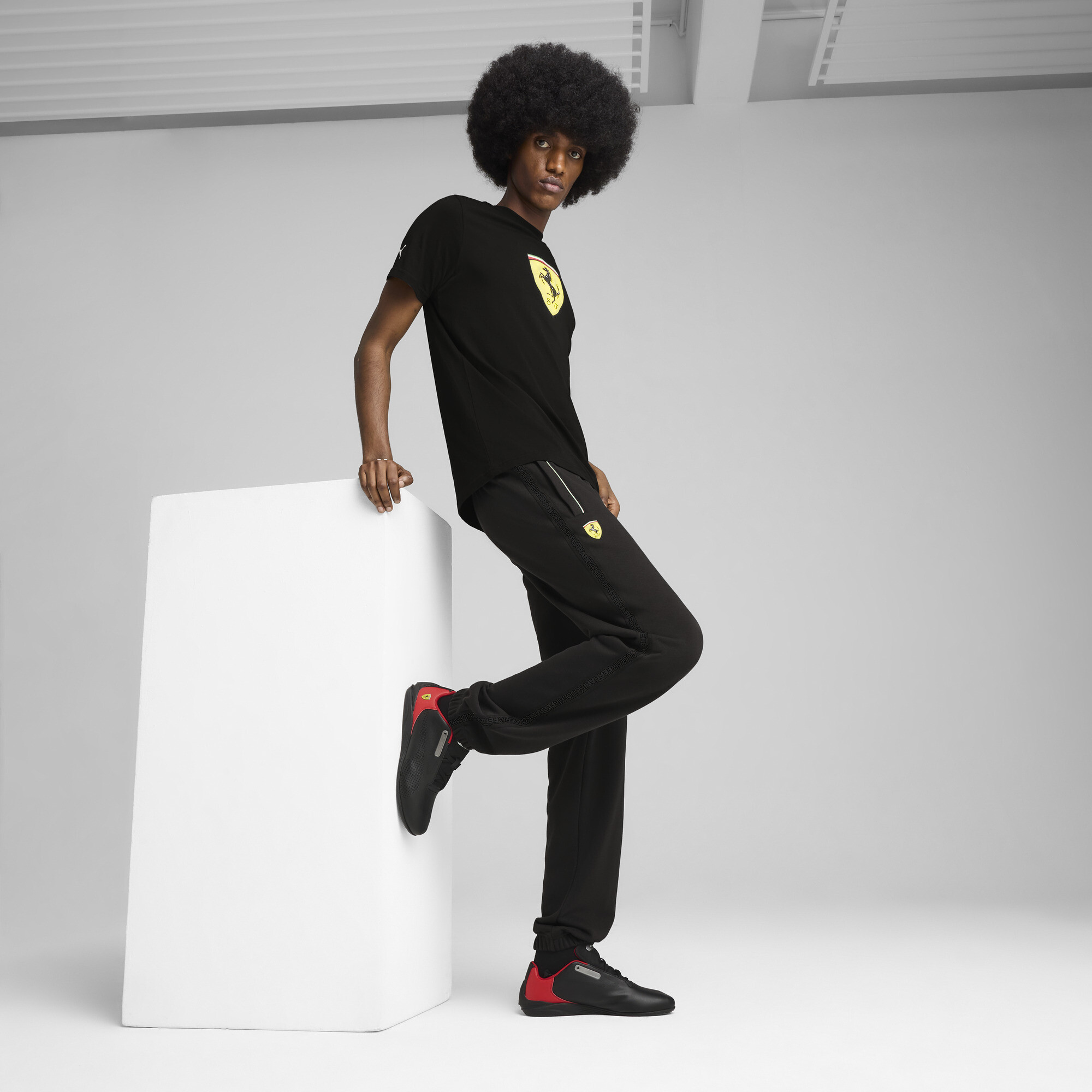 Puma შარვალი Ferrari Race Sweatpants