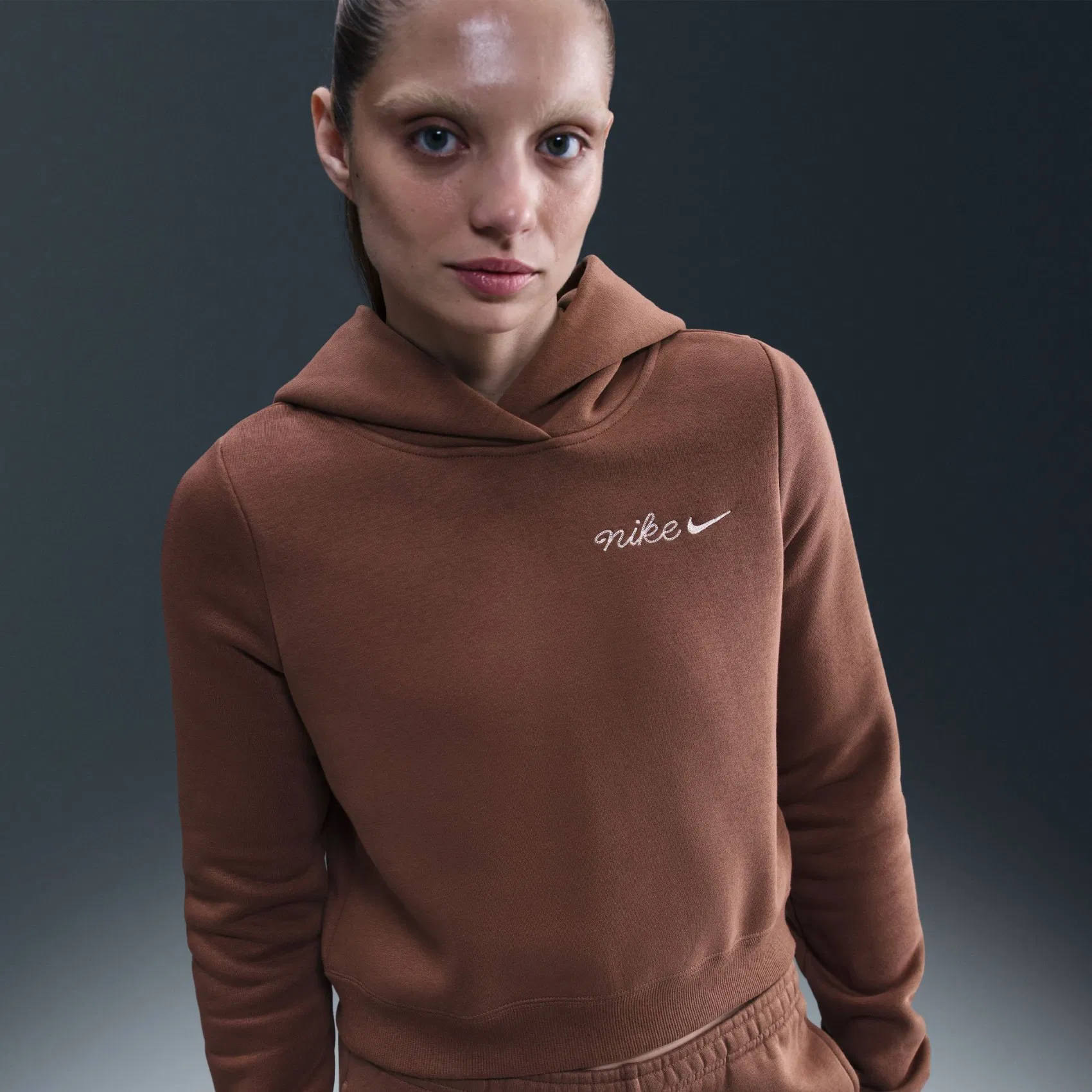 Nike ქალის ჯემპრი