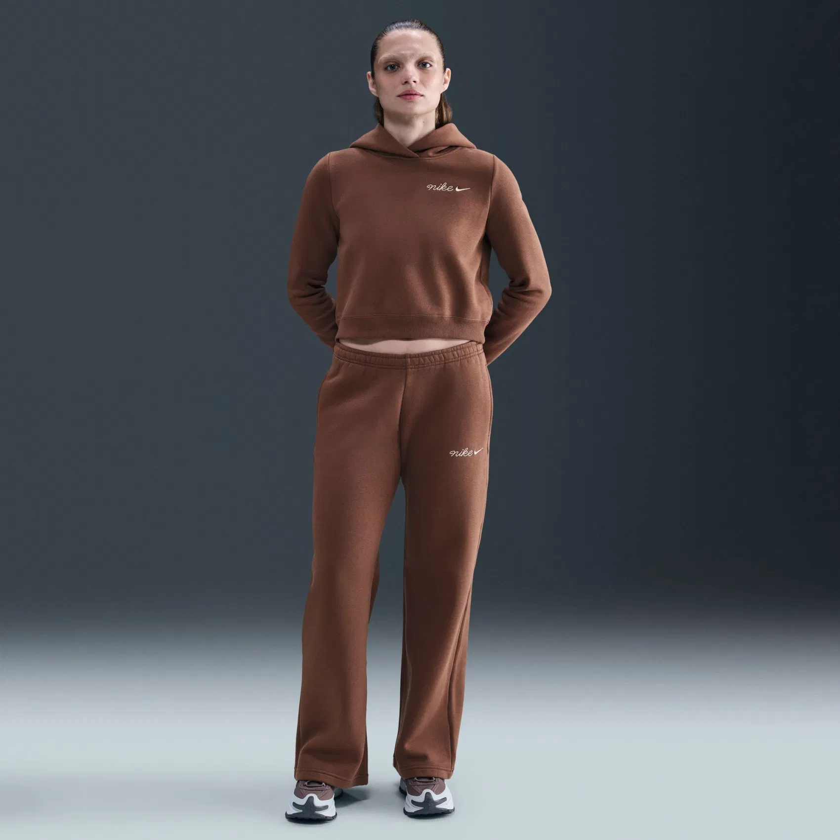 Nike ქალის ჯემპრი